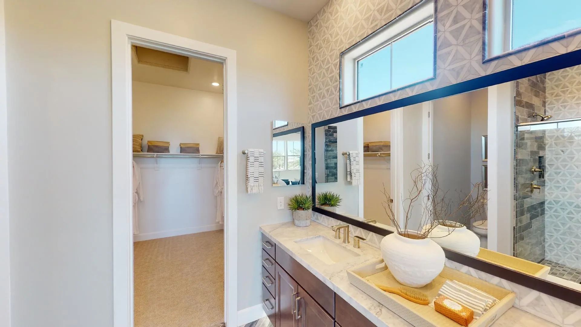 Crescendo Model Primary Bath