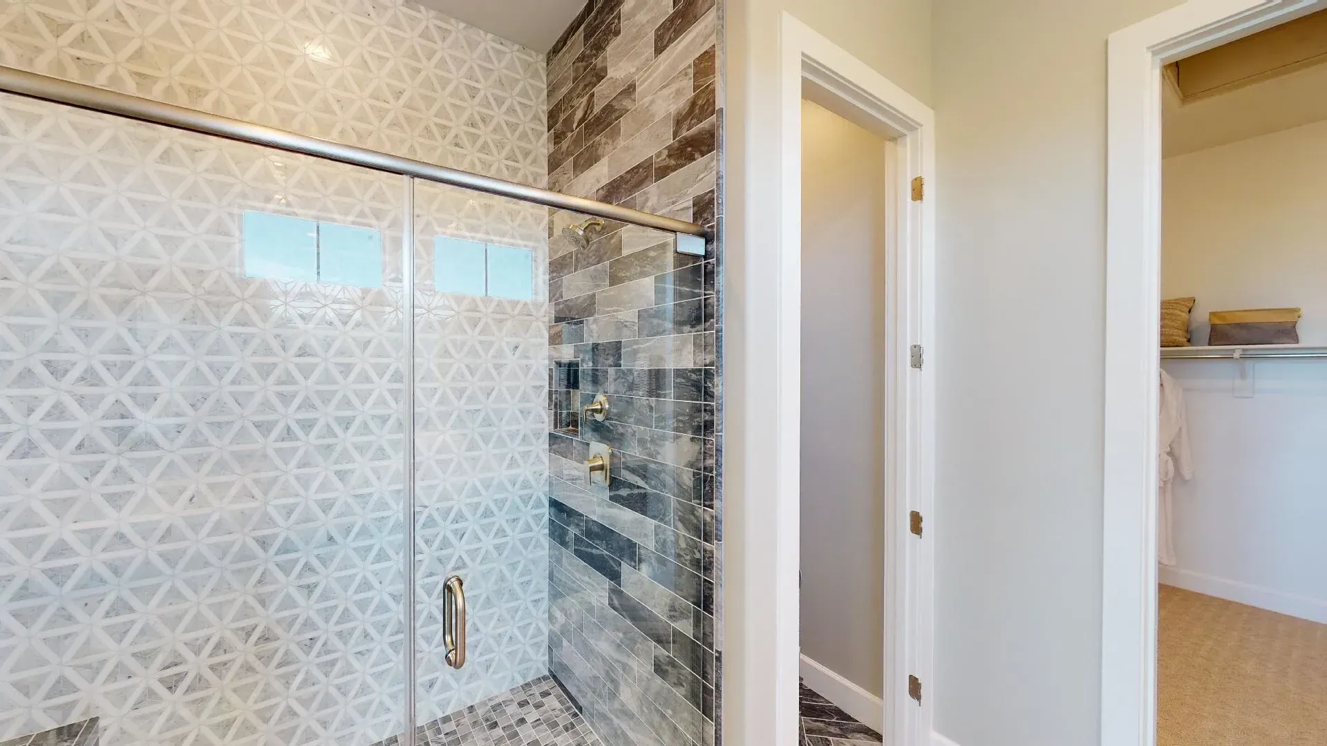 Crescendo Model Primary Bath