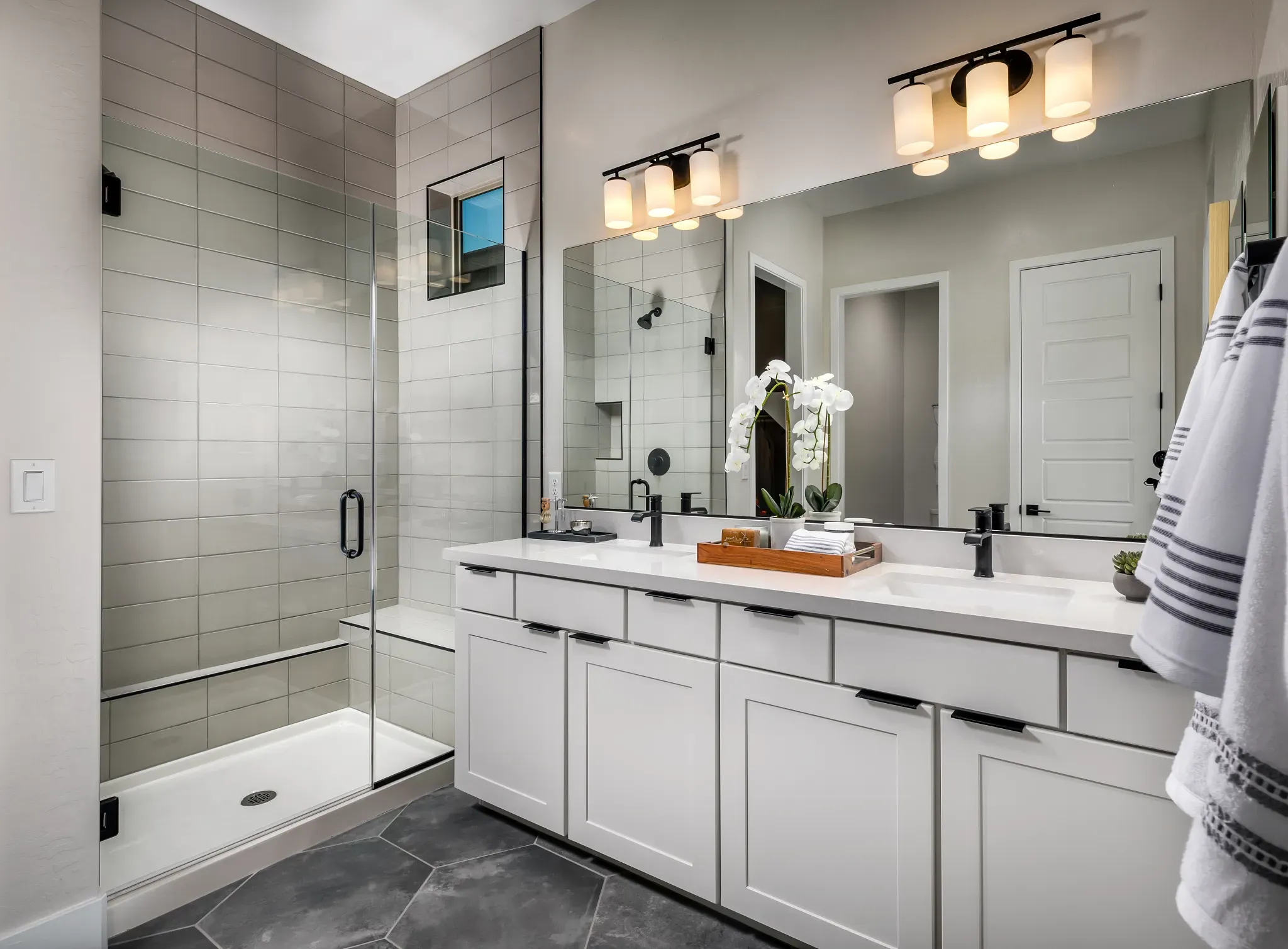 Latitude Primary Bath