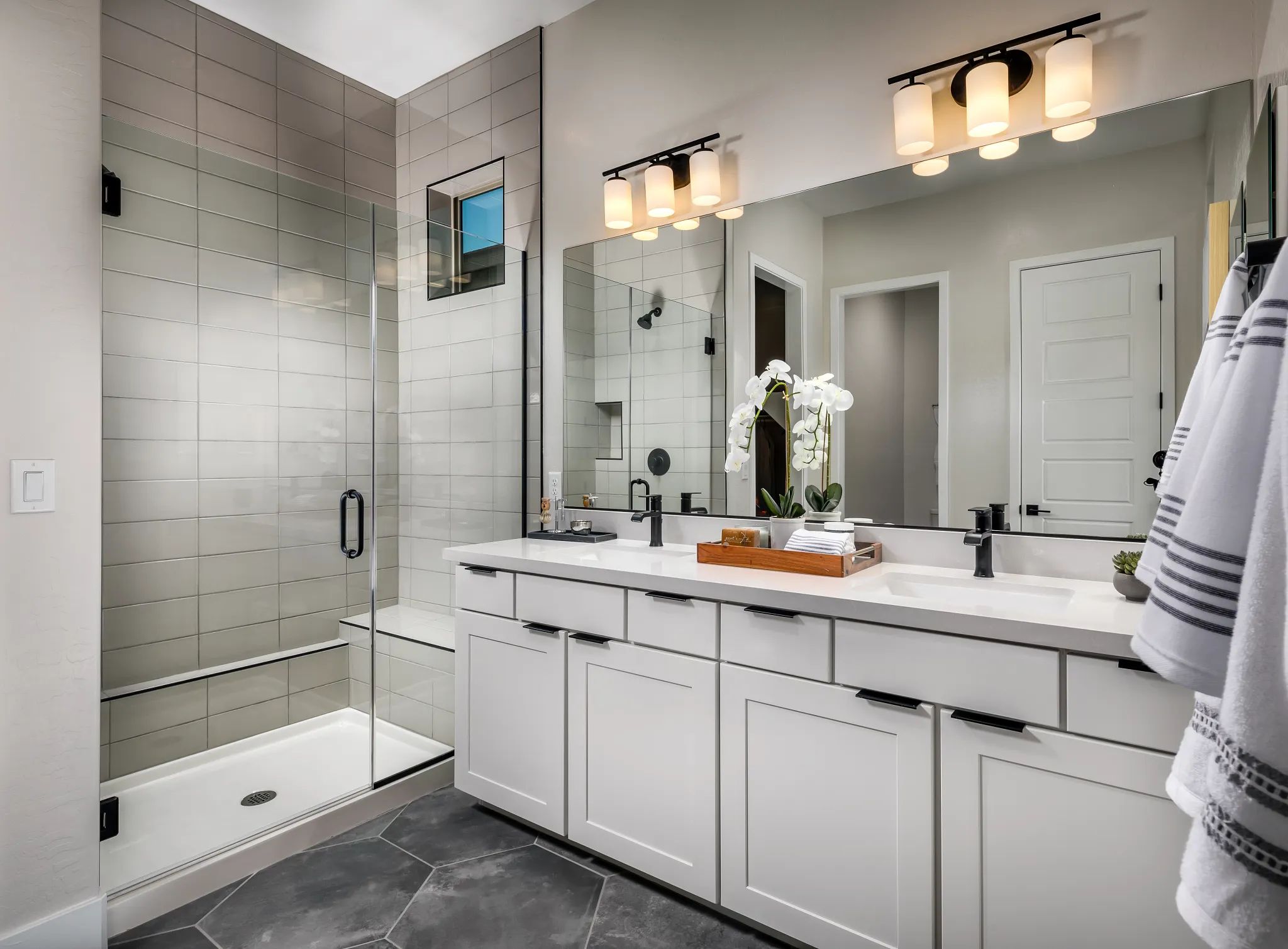 Latitude Primary Bath