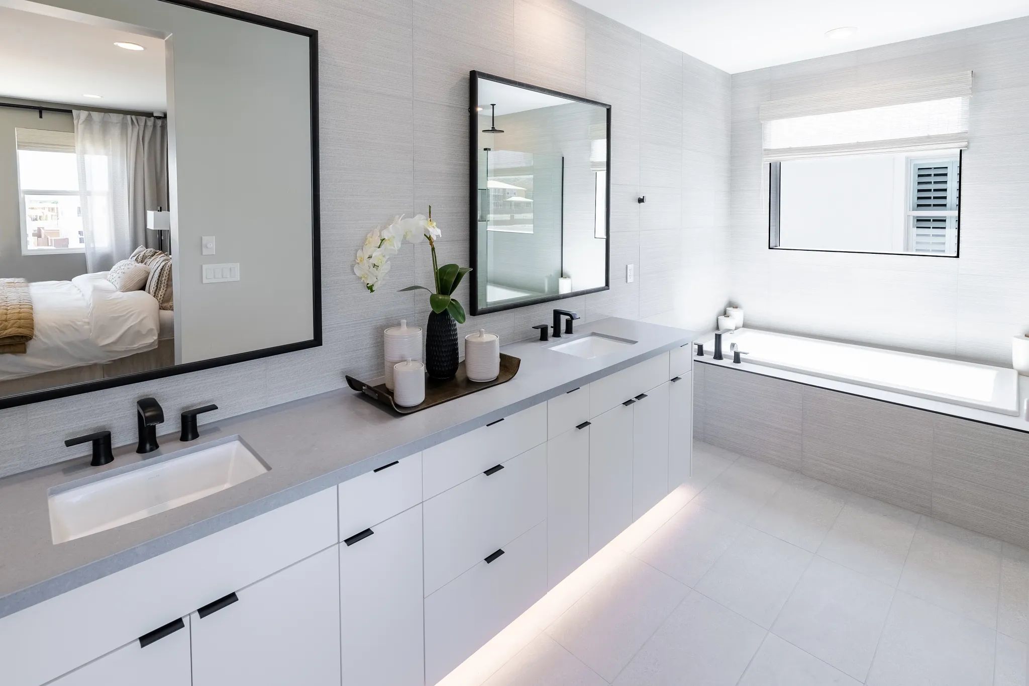 5016 Model Primary Bathroom