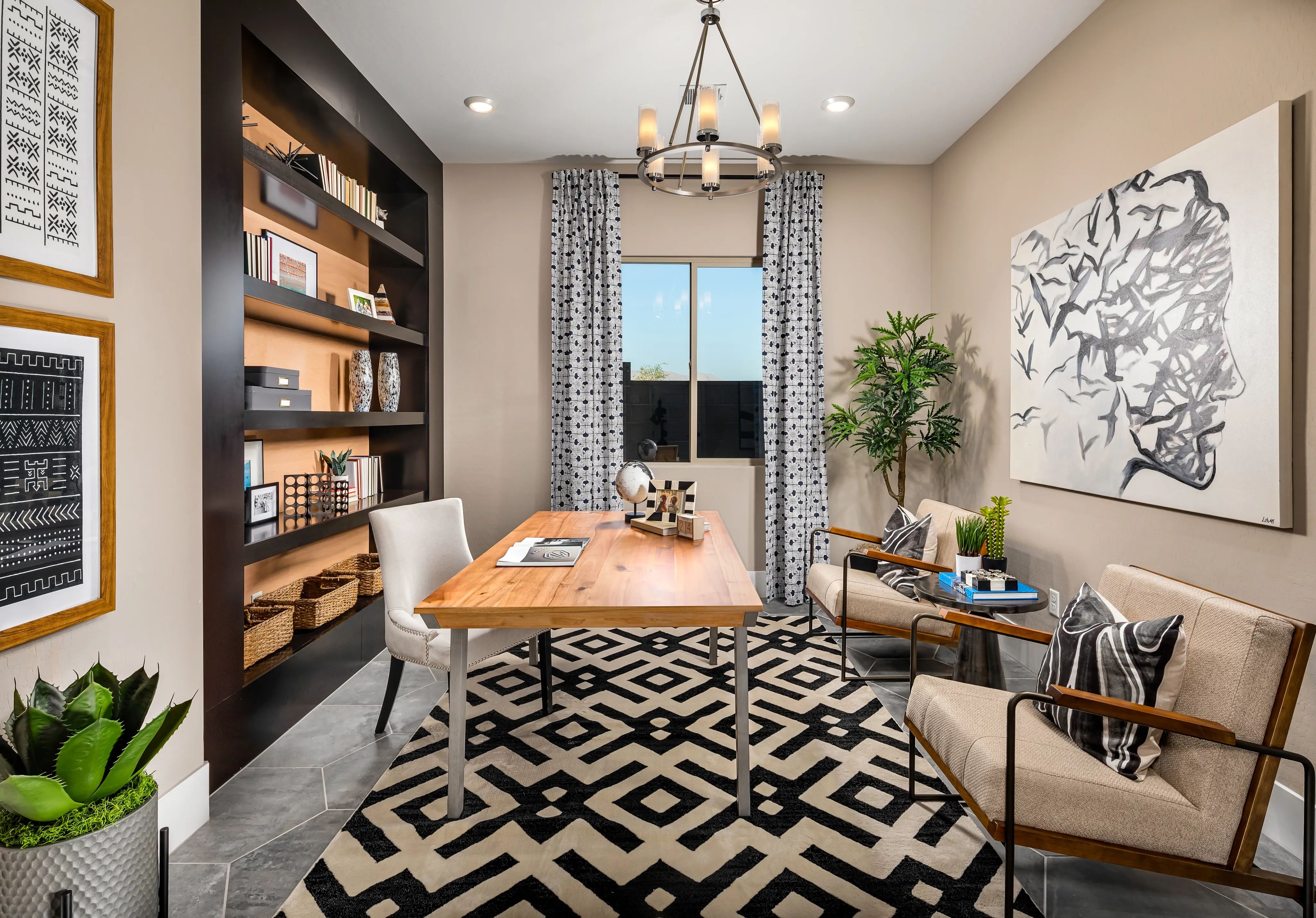Latitude Den/Office