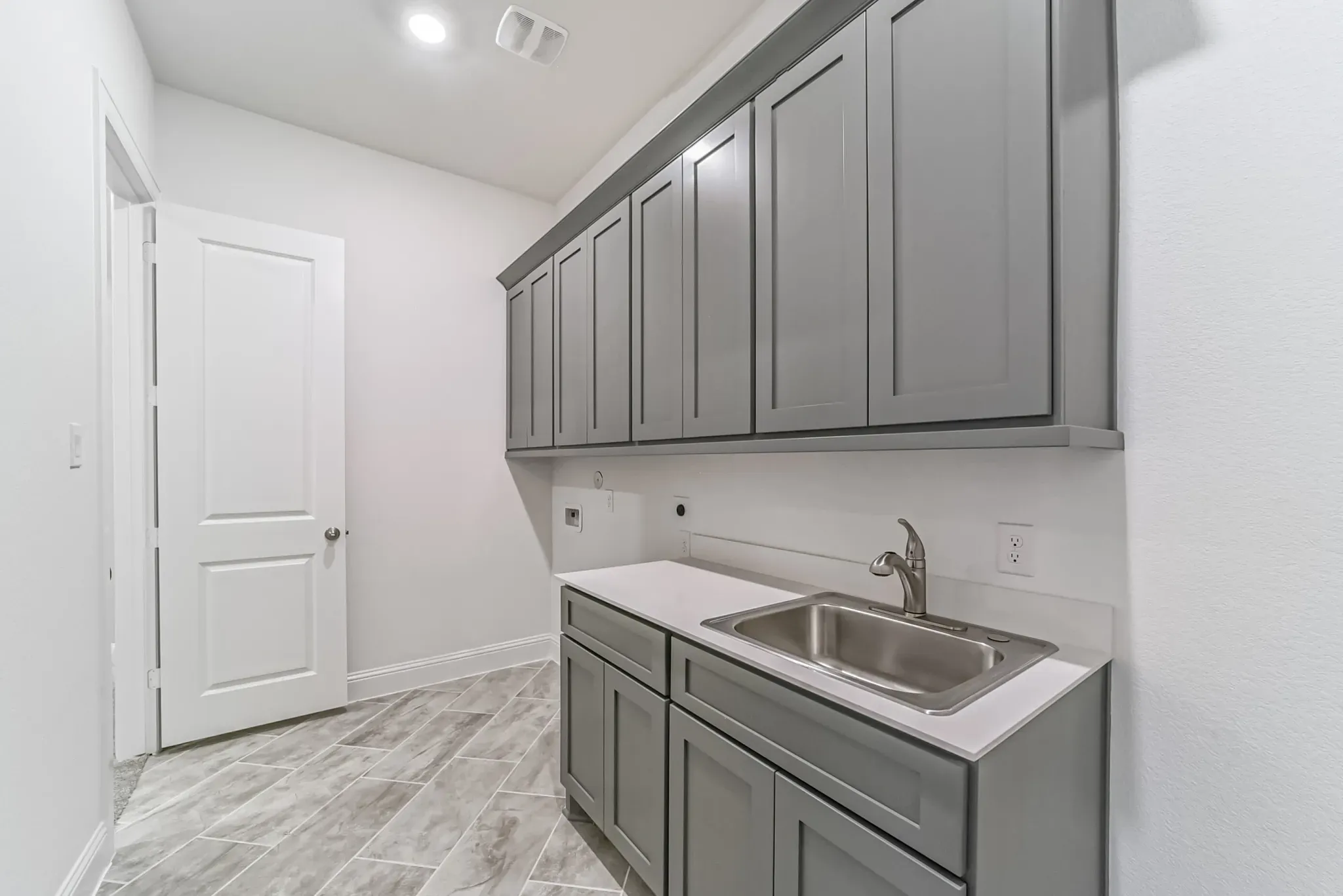 Plan 6005 upgraded laundry