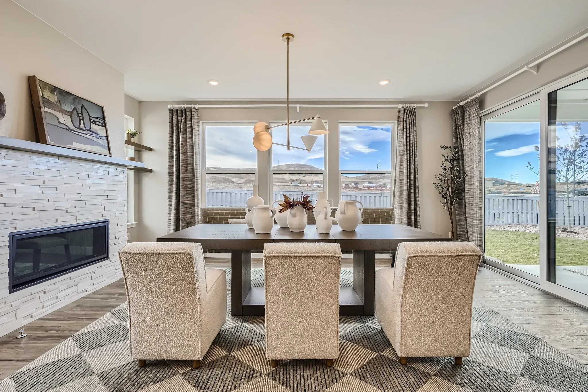 Marlow Model Dining