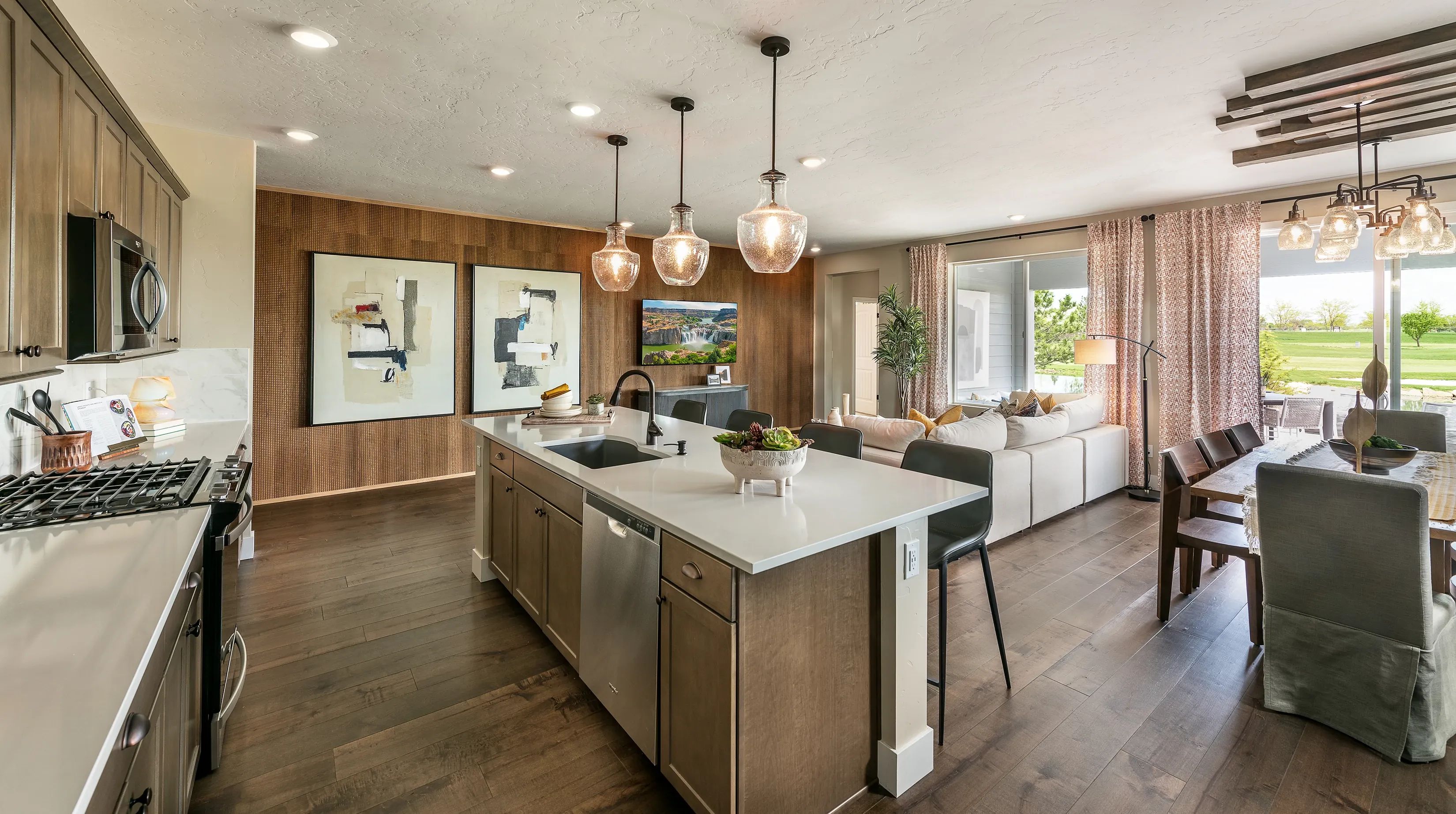Great Room & Kitchen