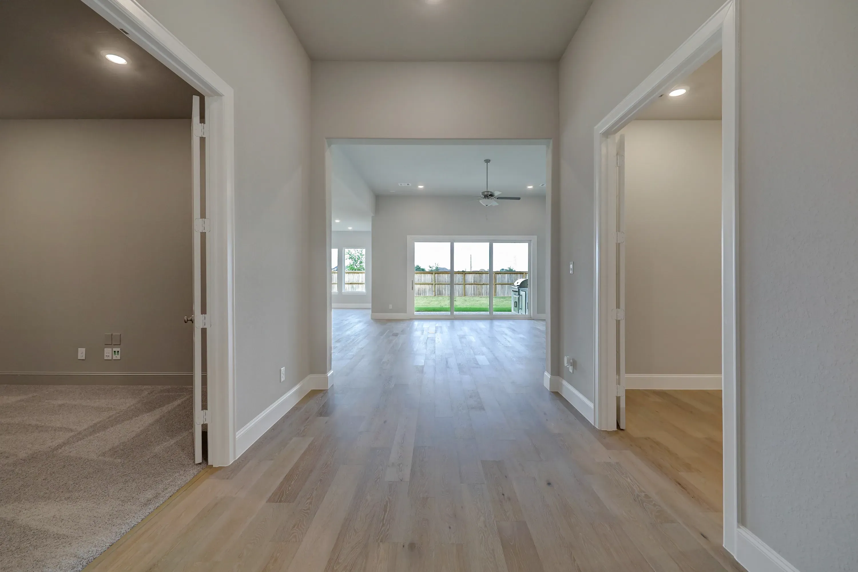 Plan 6025 hall
