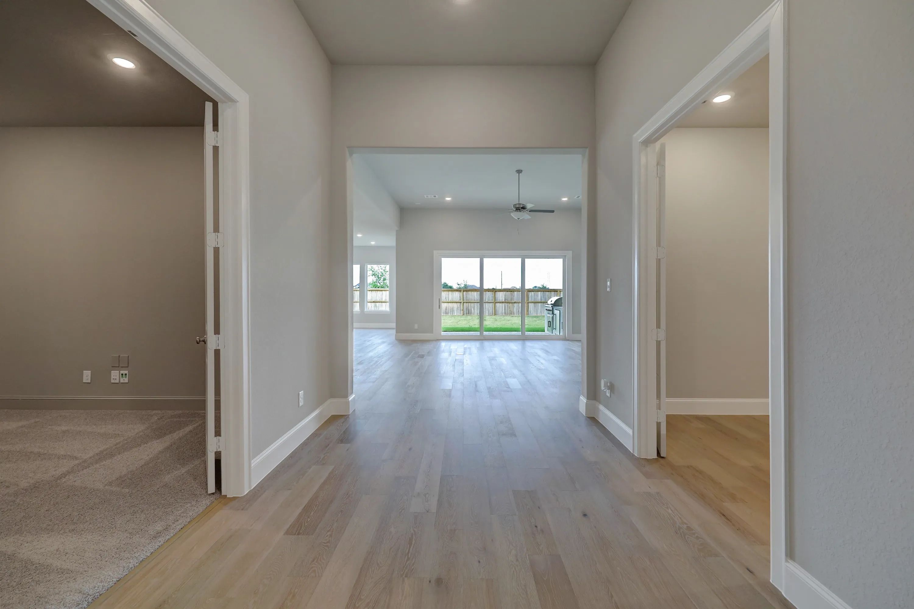 Plan 6025 hall