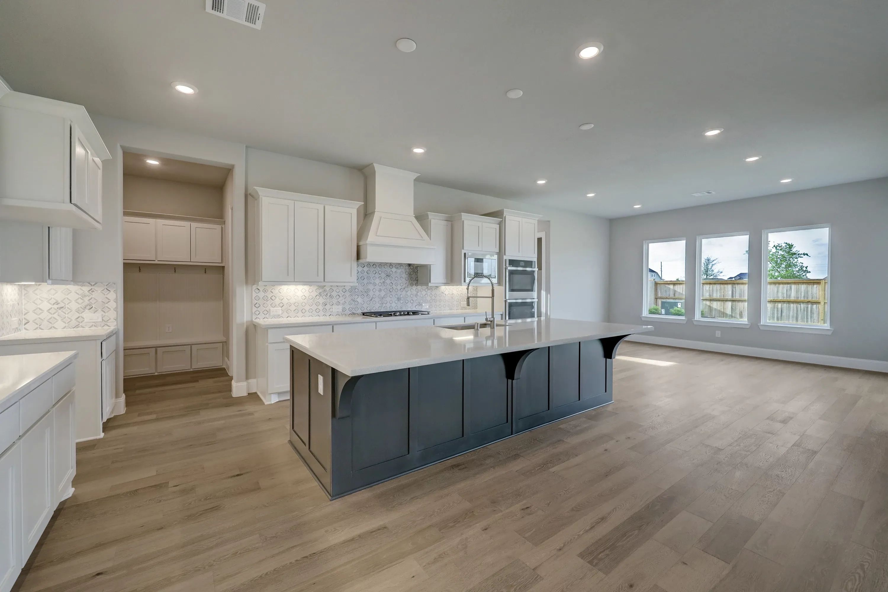 Plan 6025 kitchen