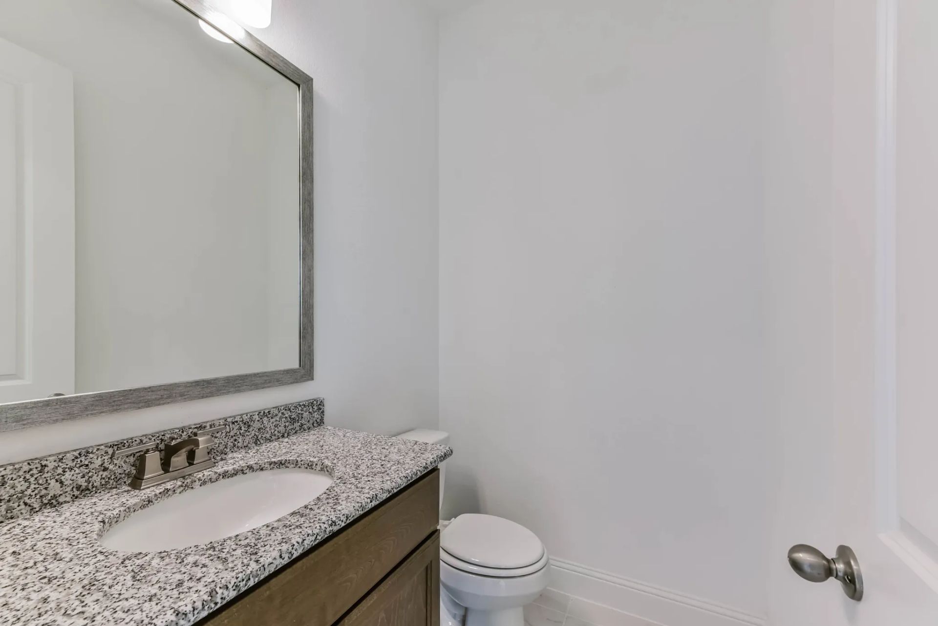 Plan 6040 powder room