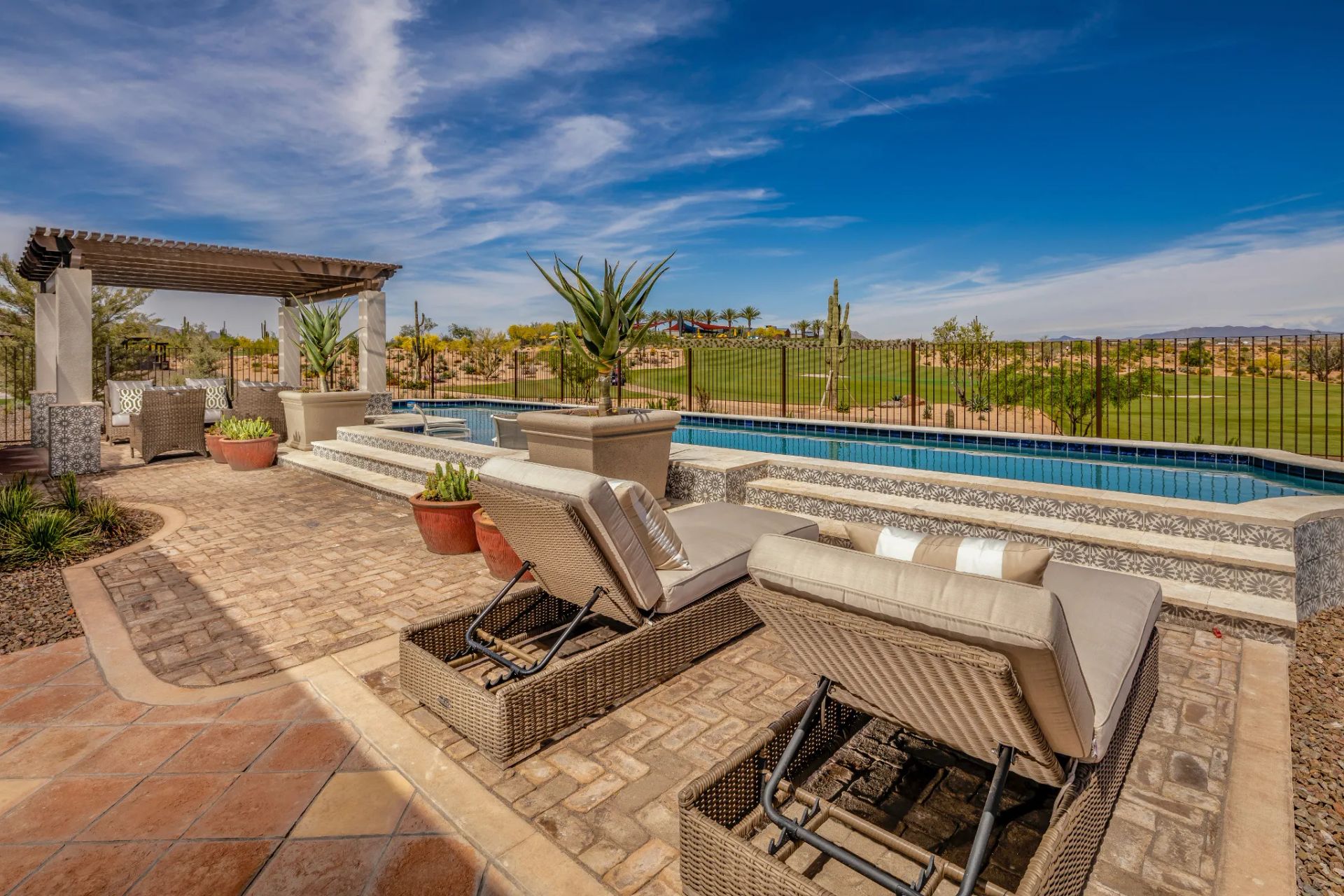 Latigo Model Patio
