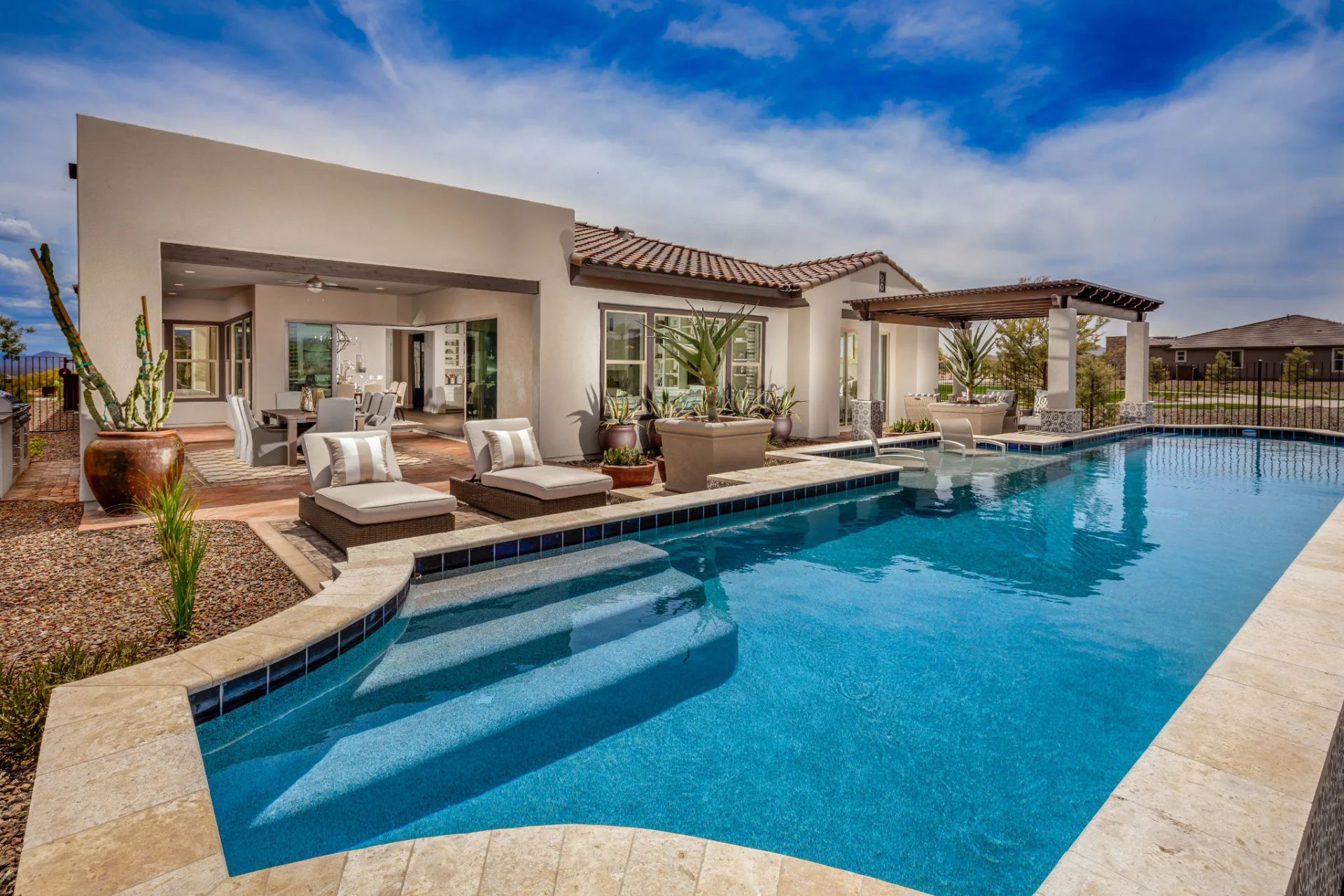 Latigo Model Patio