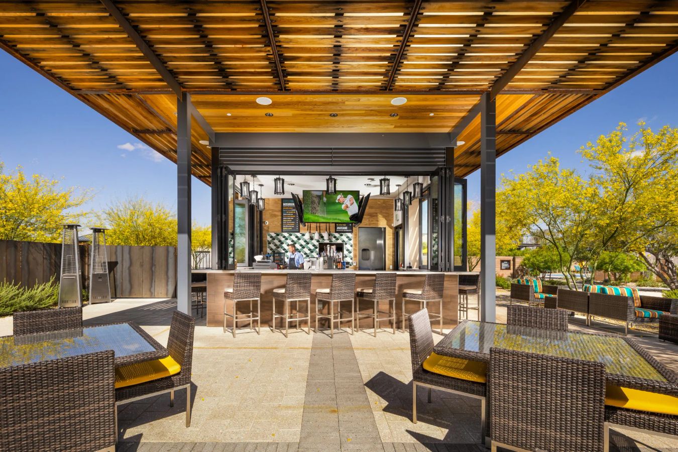 Eddy's Poolside Bar & Grill