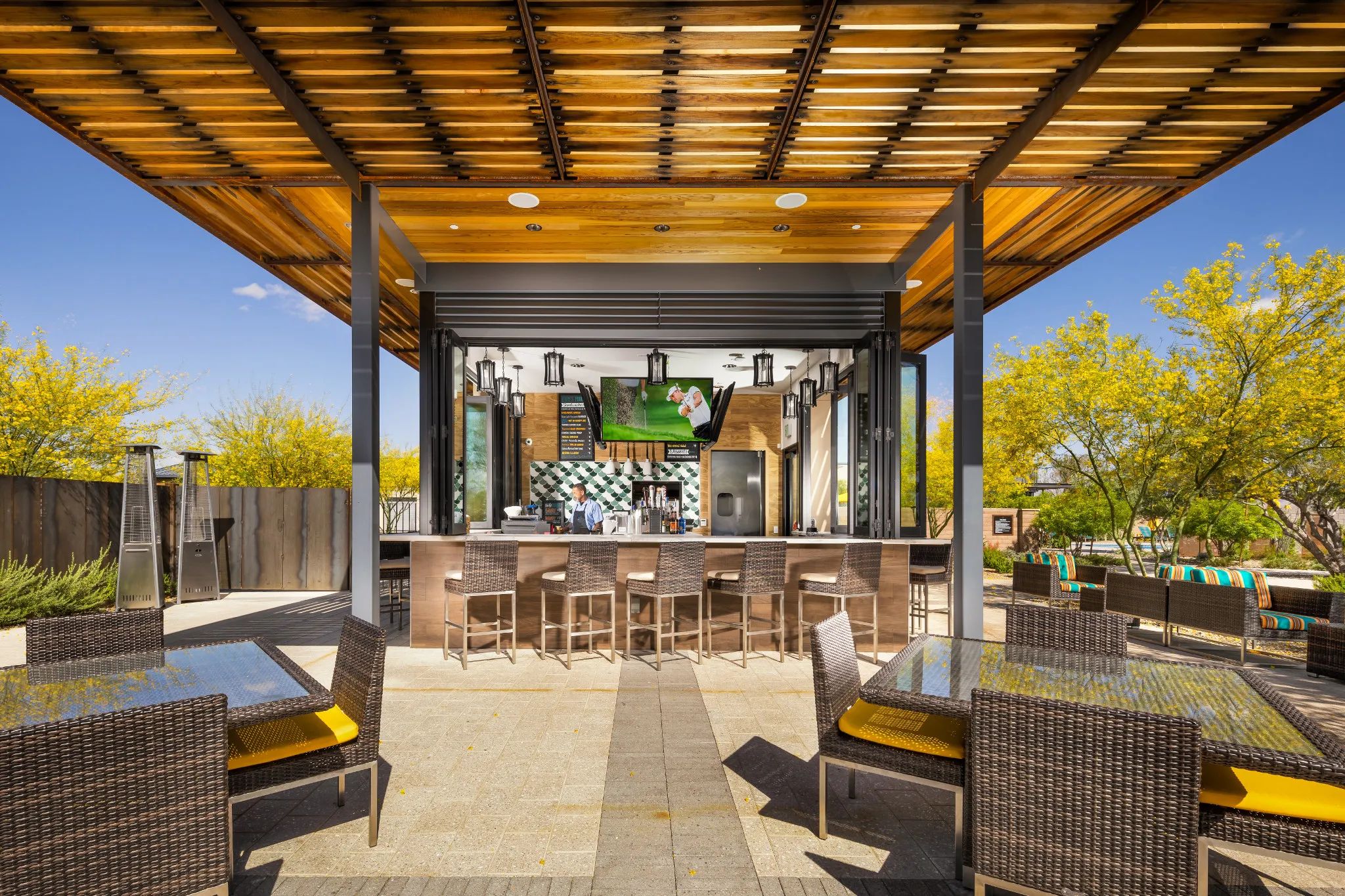 Eddy's Poolside Bar & Grill