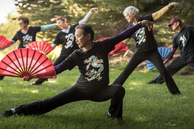 Trilogy Homeowners Doing Thai Chi