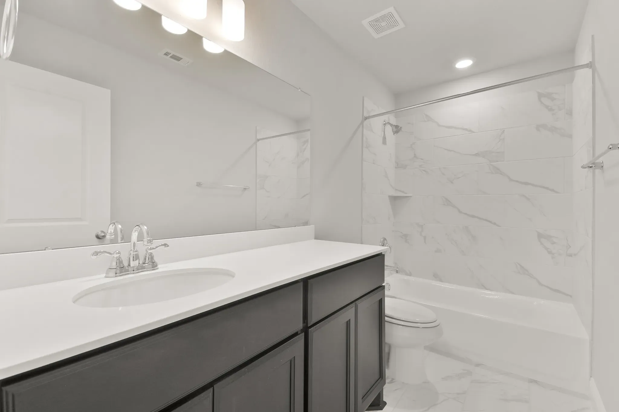 Plan 3049 bath 2