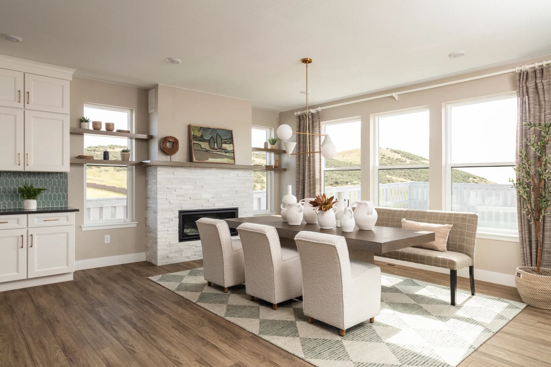 Marlow Model Dining