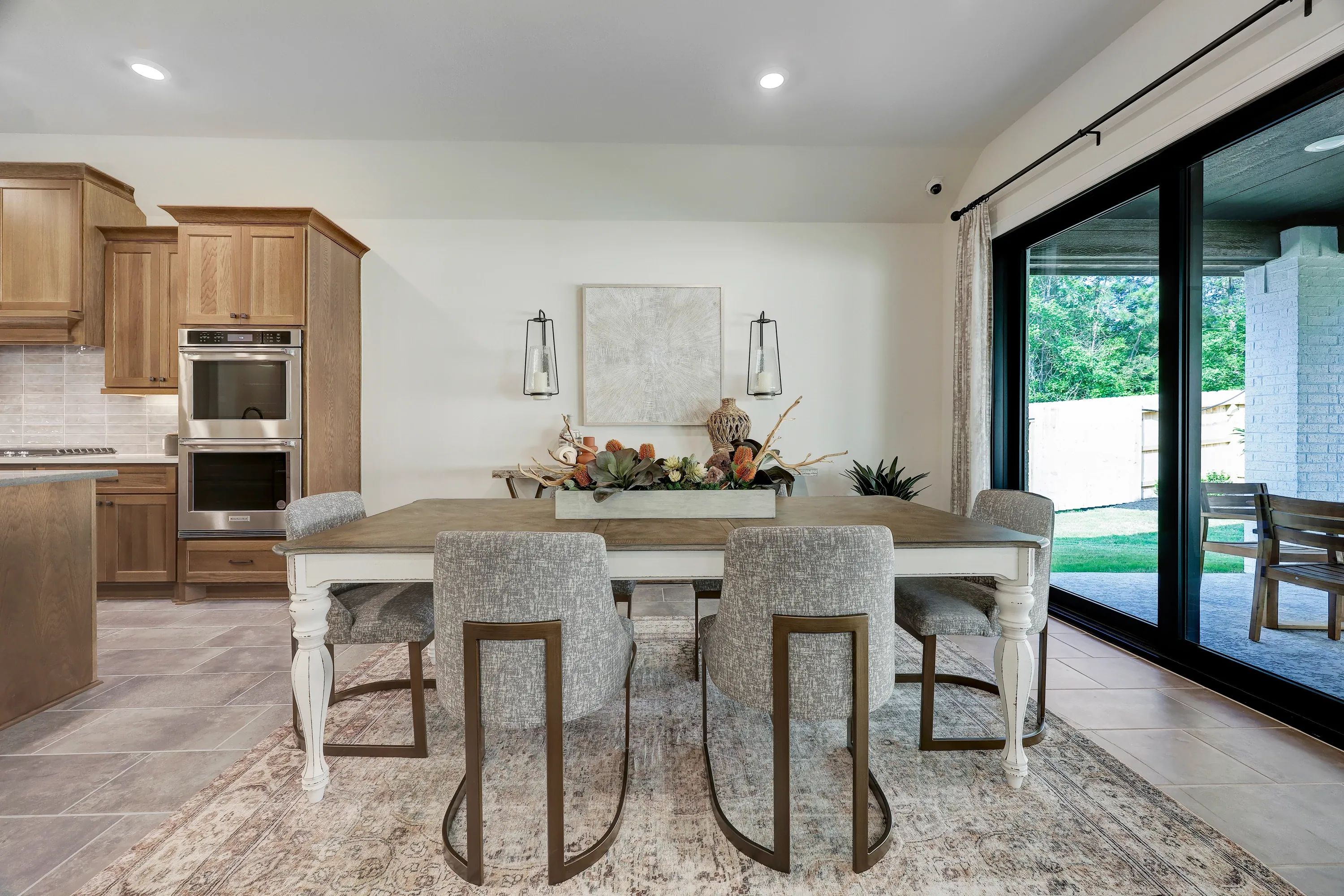 Model home dining