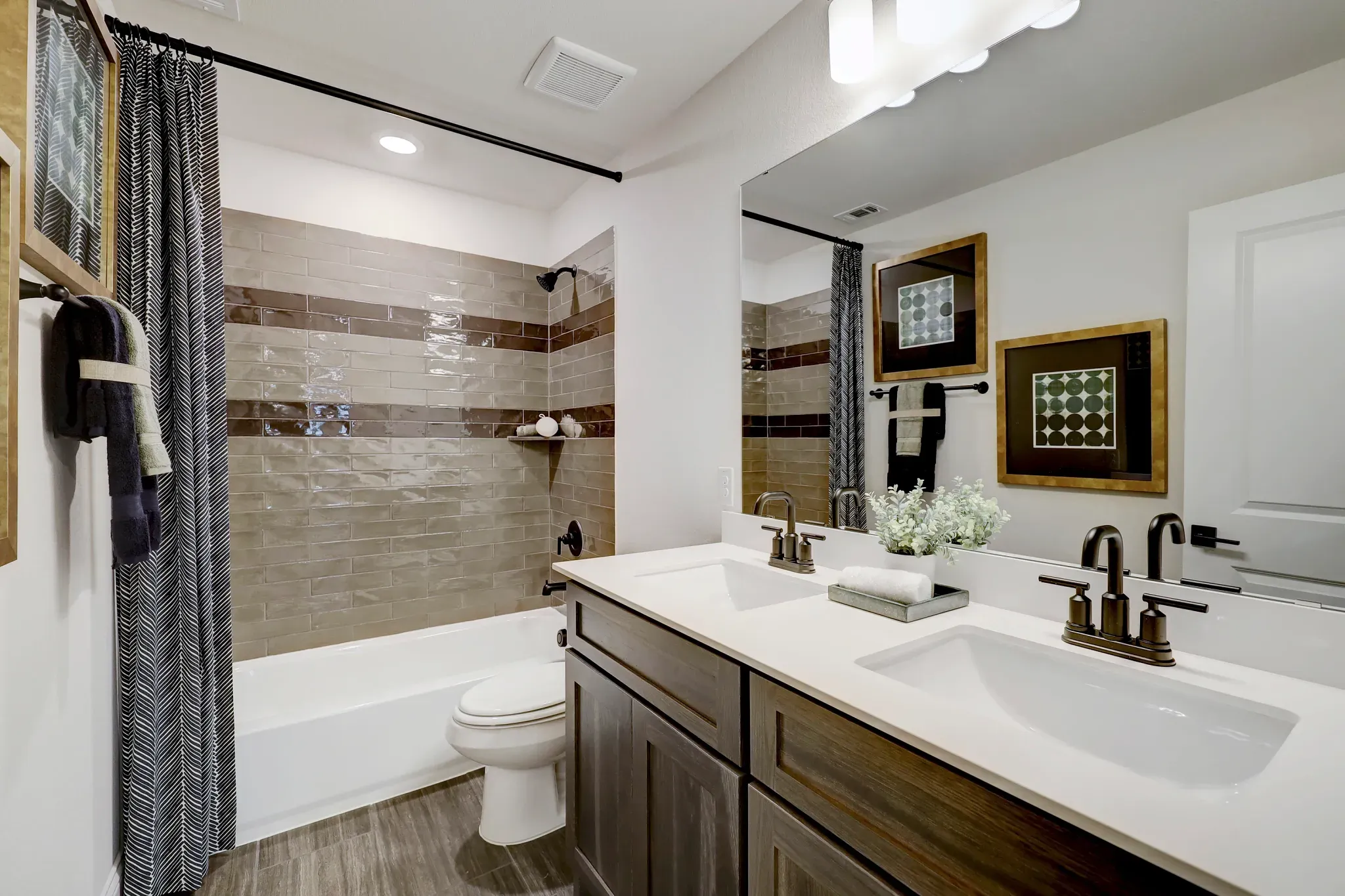 Model home upstairs bath