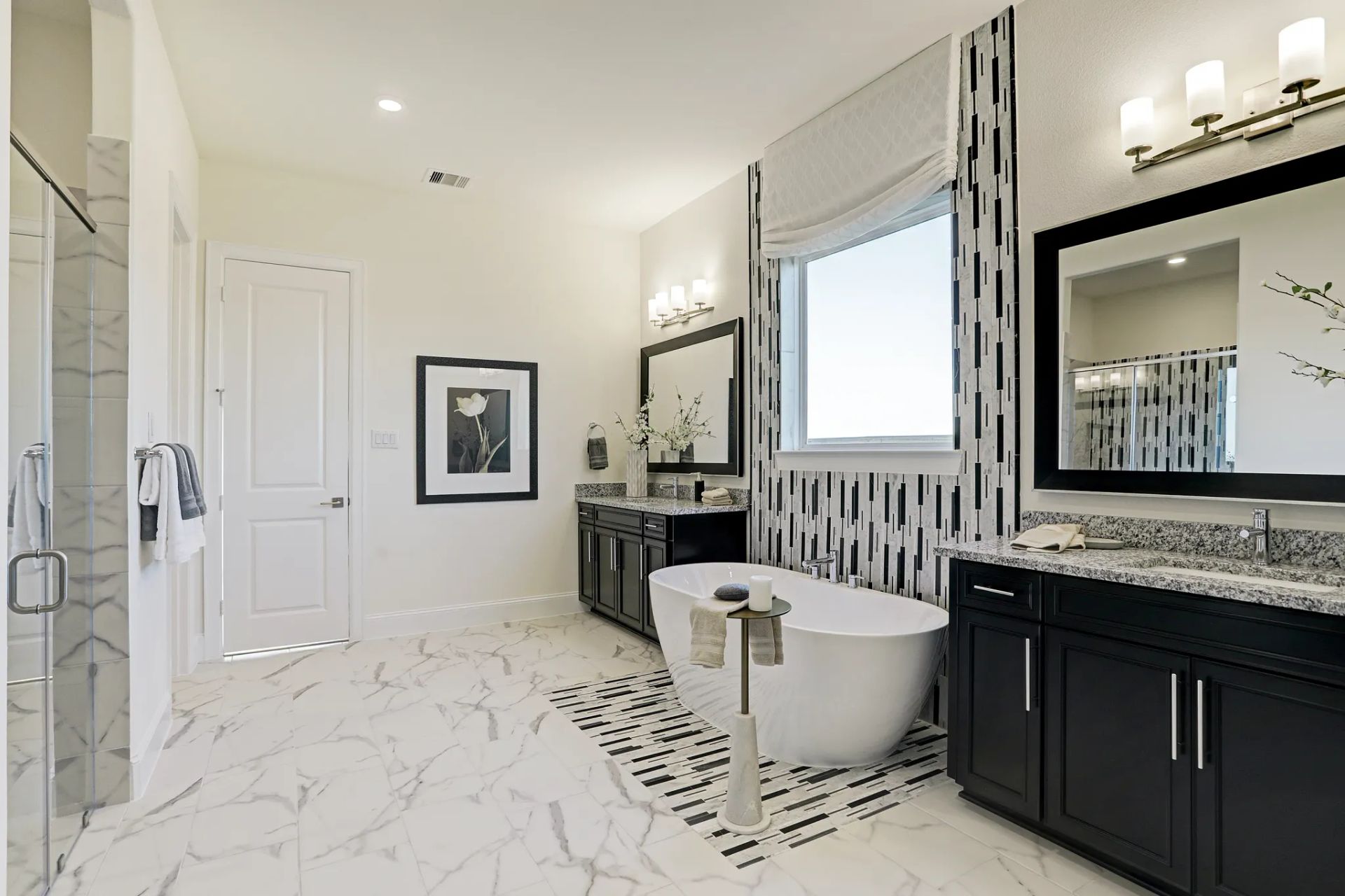 Plan 6015 primary bath - staged