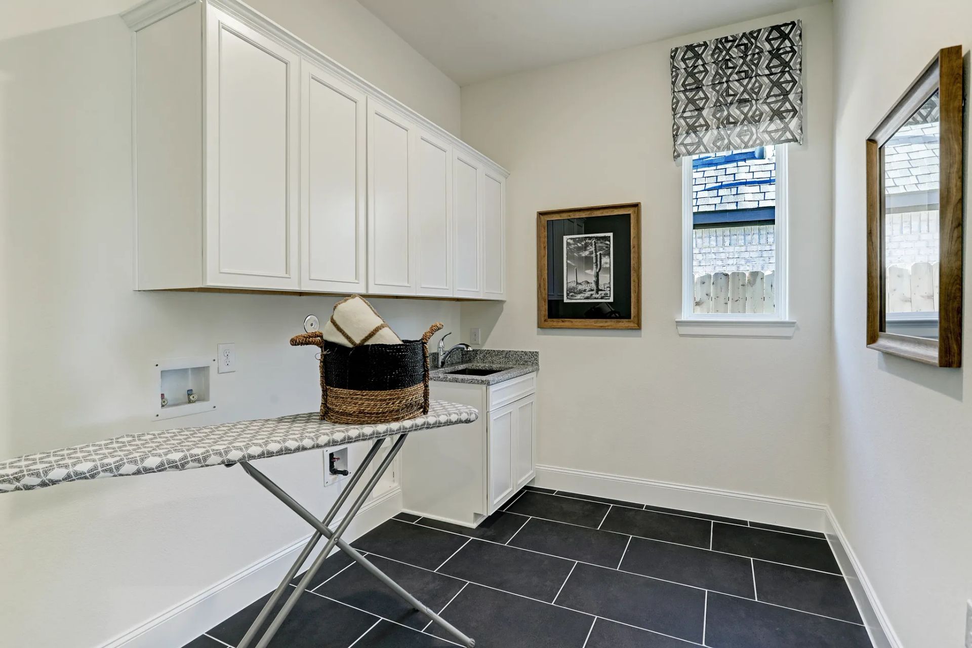 Plan 6015 laundry - staged