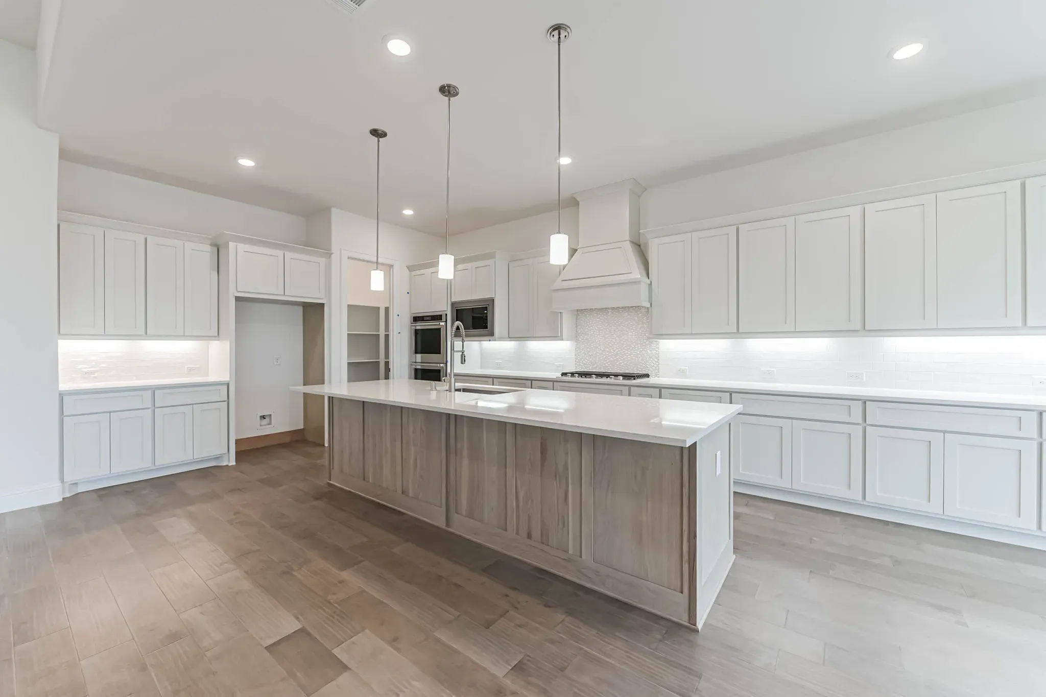 Plan 6005 kitchen