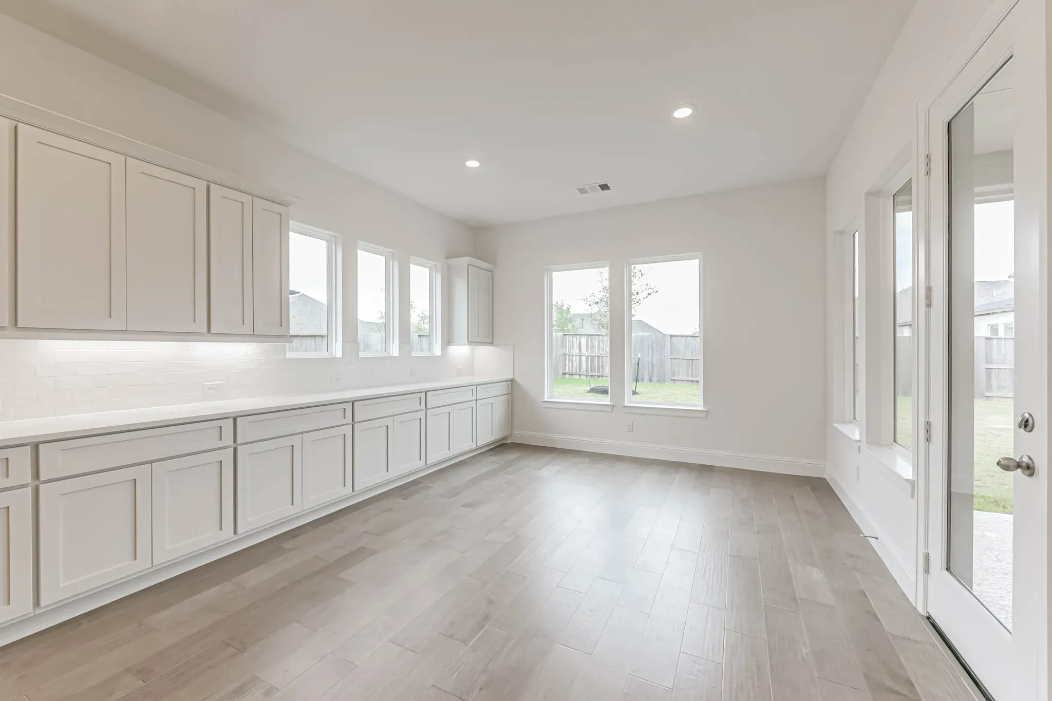 Plan 6005 dining