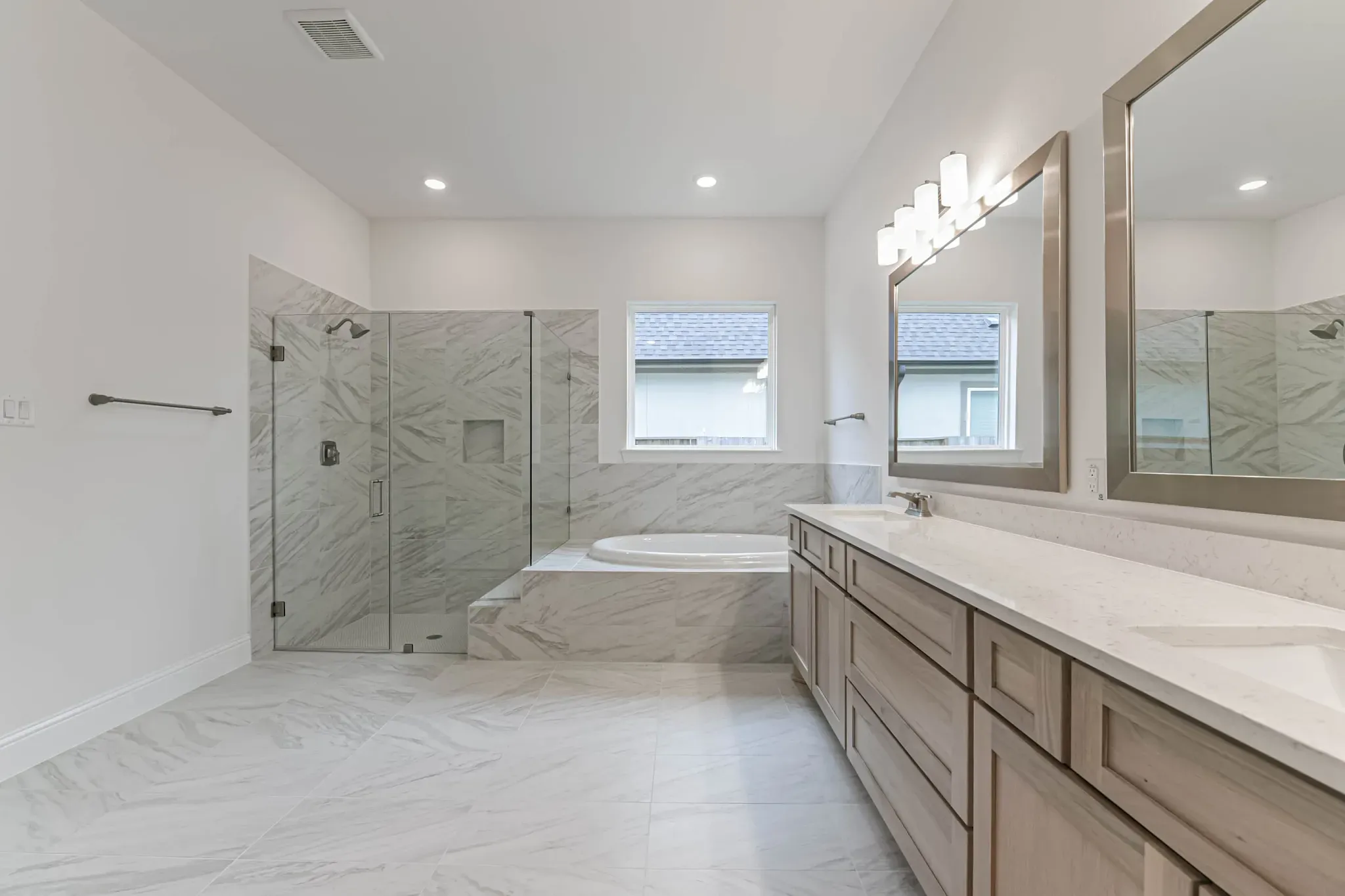 Plan 6005 primary bath