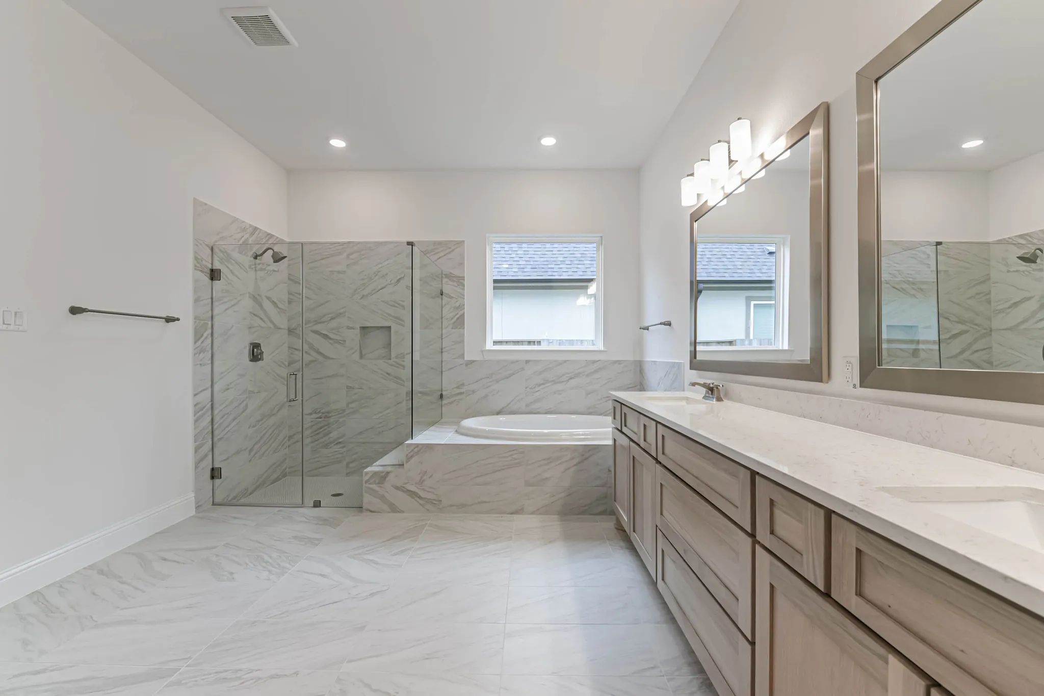 Plan 6005 primary bath