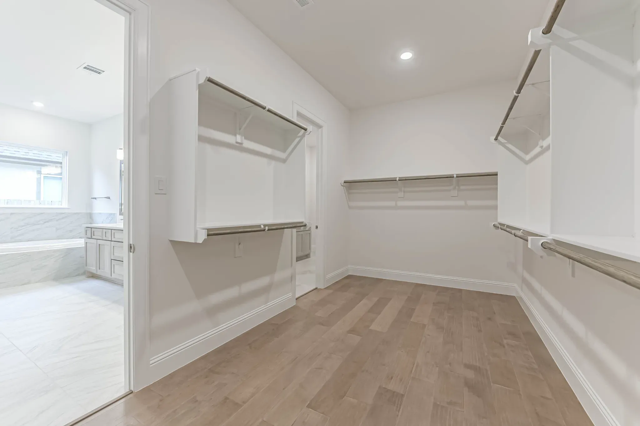 Plan 6005 closet