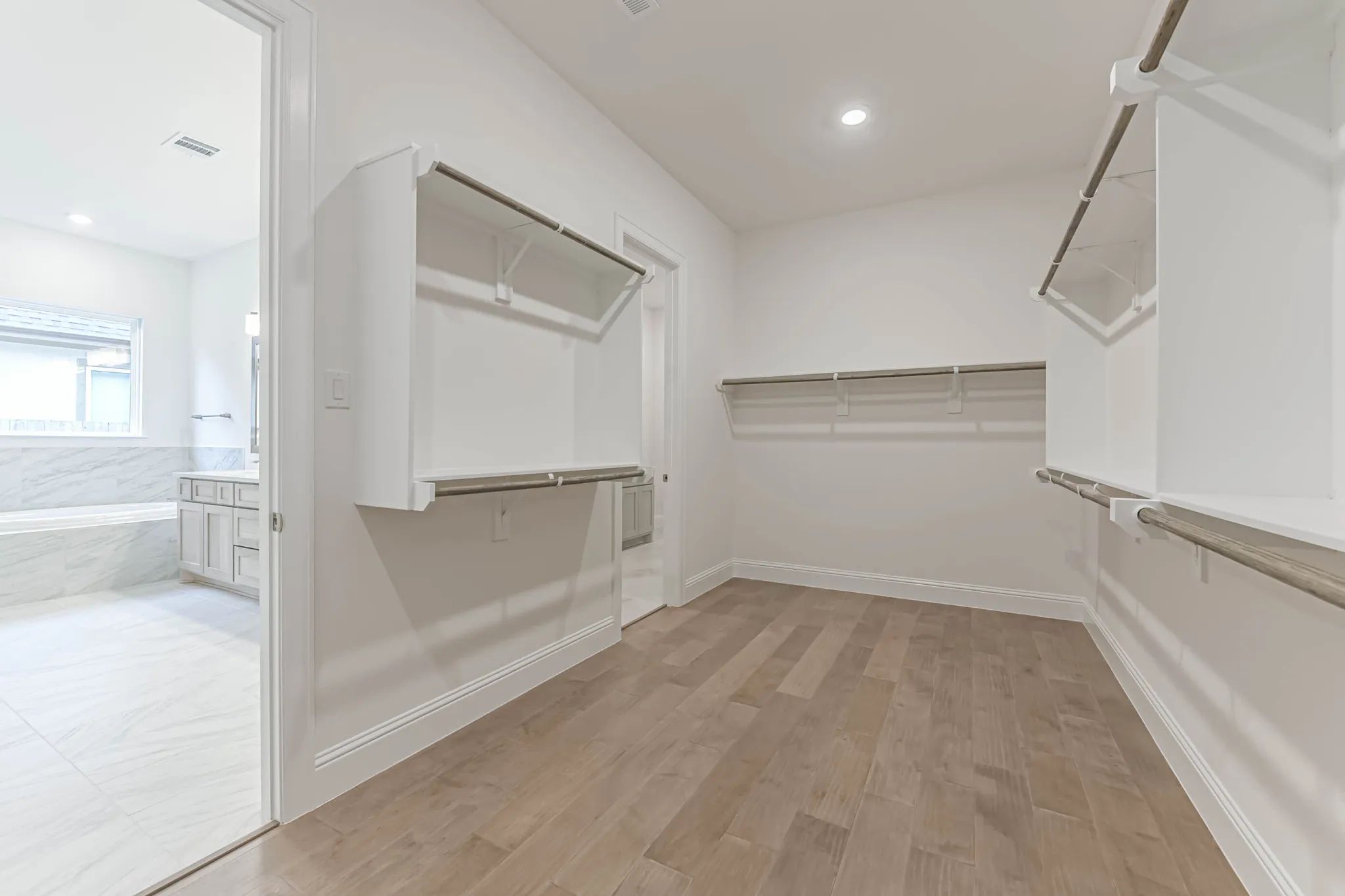 Plan 6005 closet
