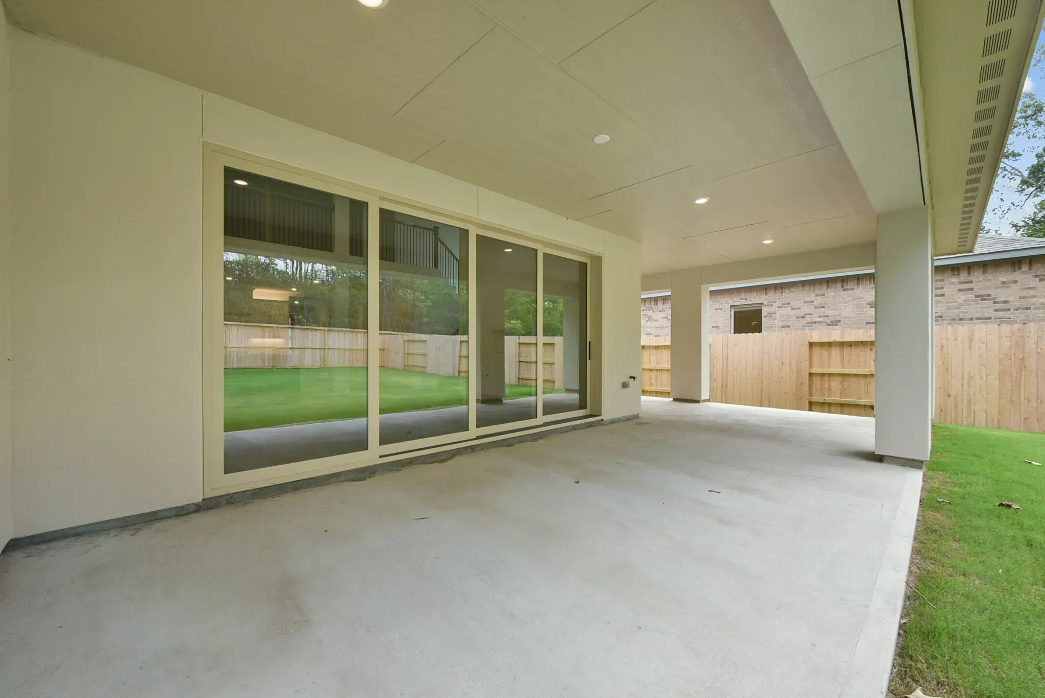 Plan 5049 patio