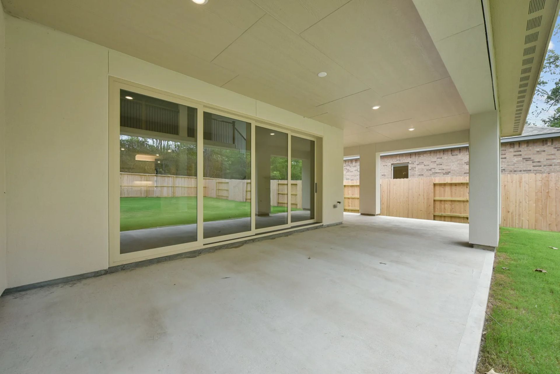 Plan 5049 patio