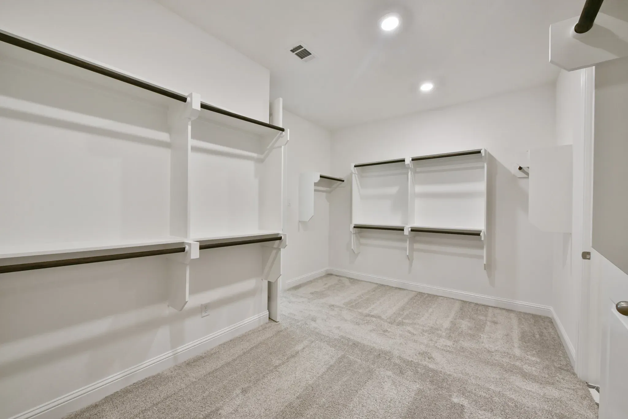 Plan 5049 closet