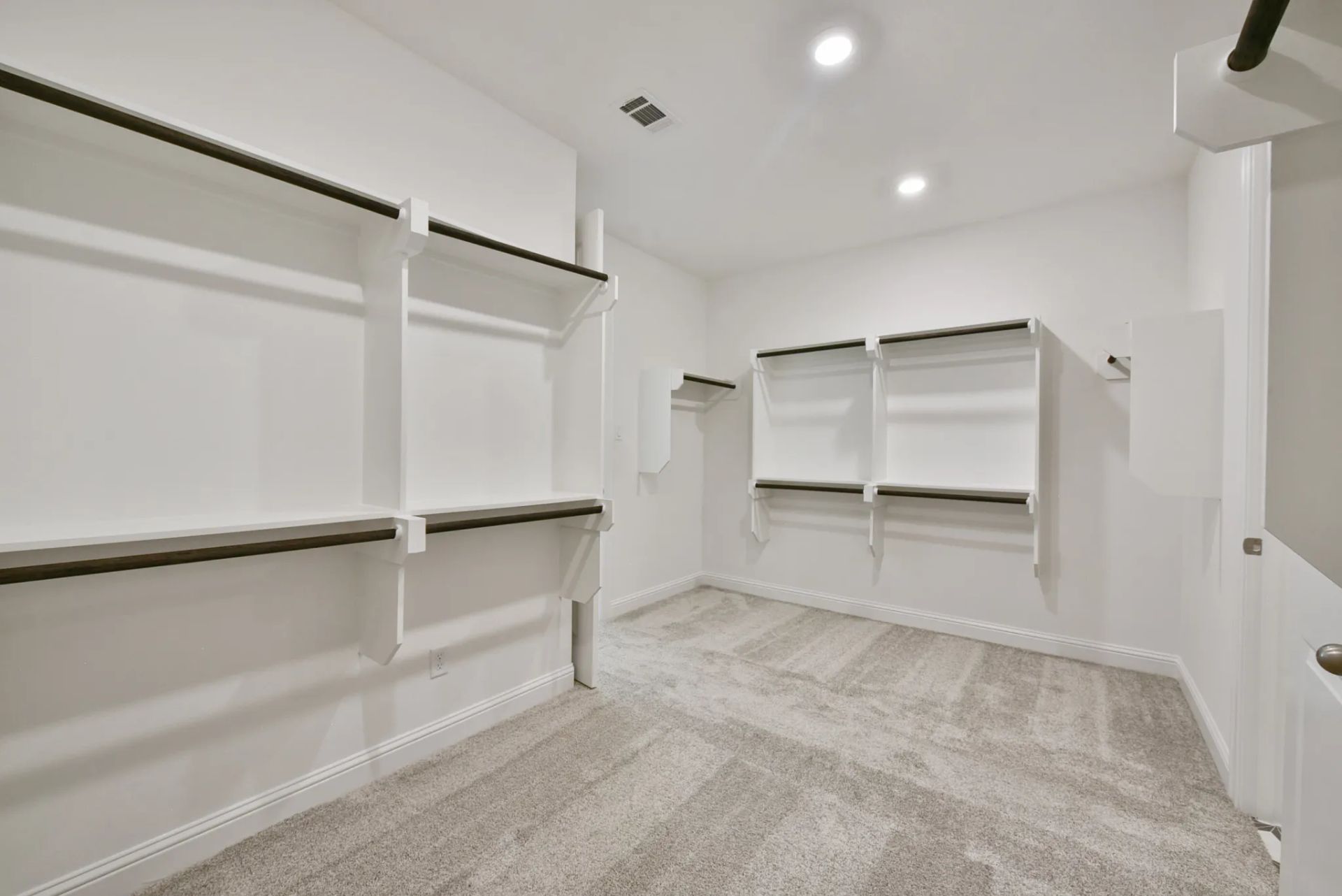 Plan 5049 closet