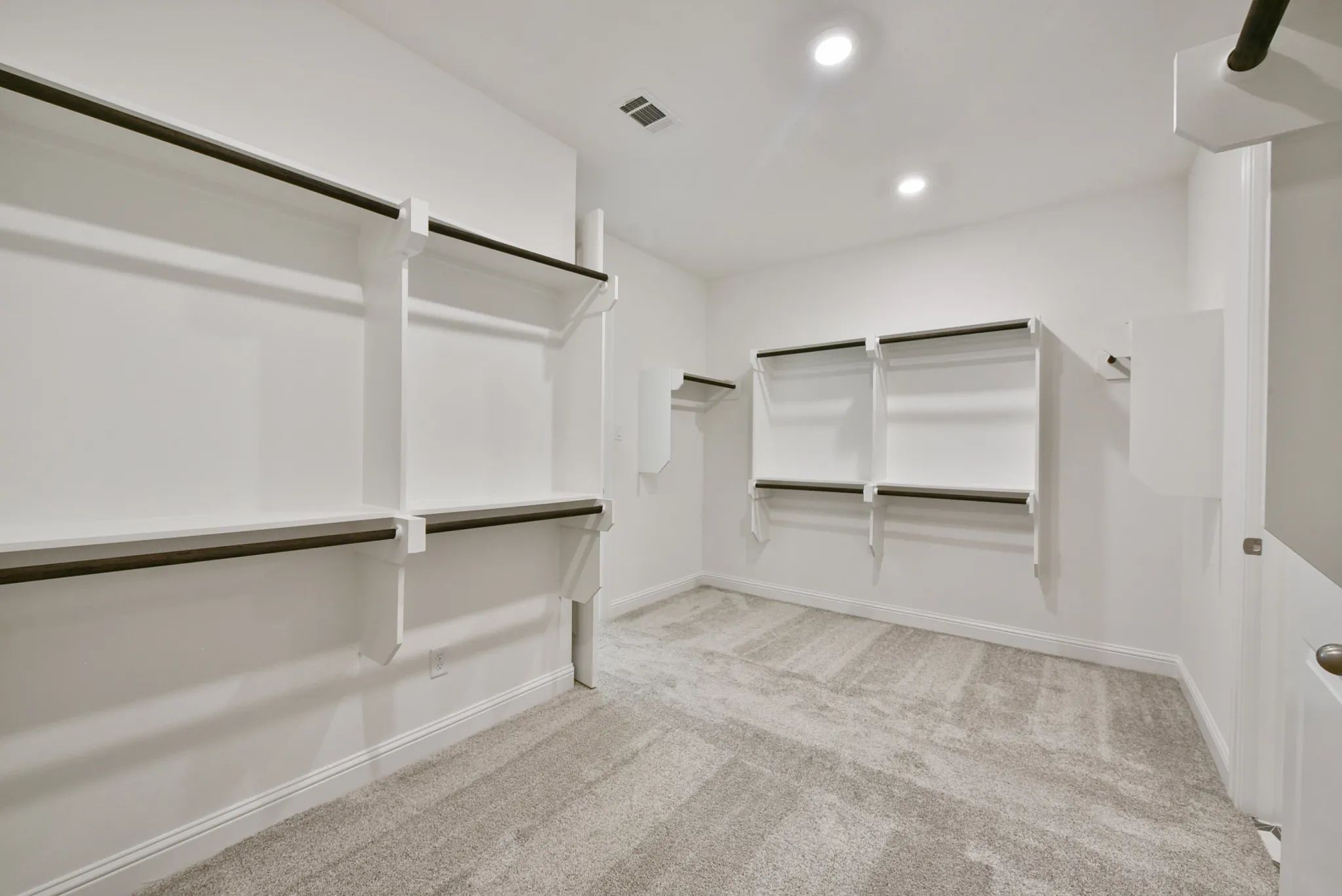 Plan 5049 closet
