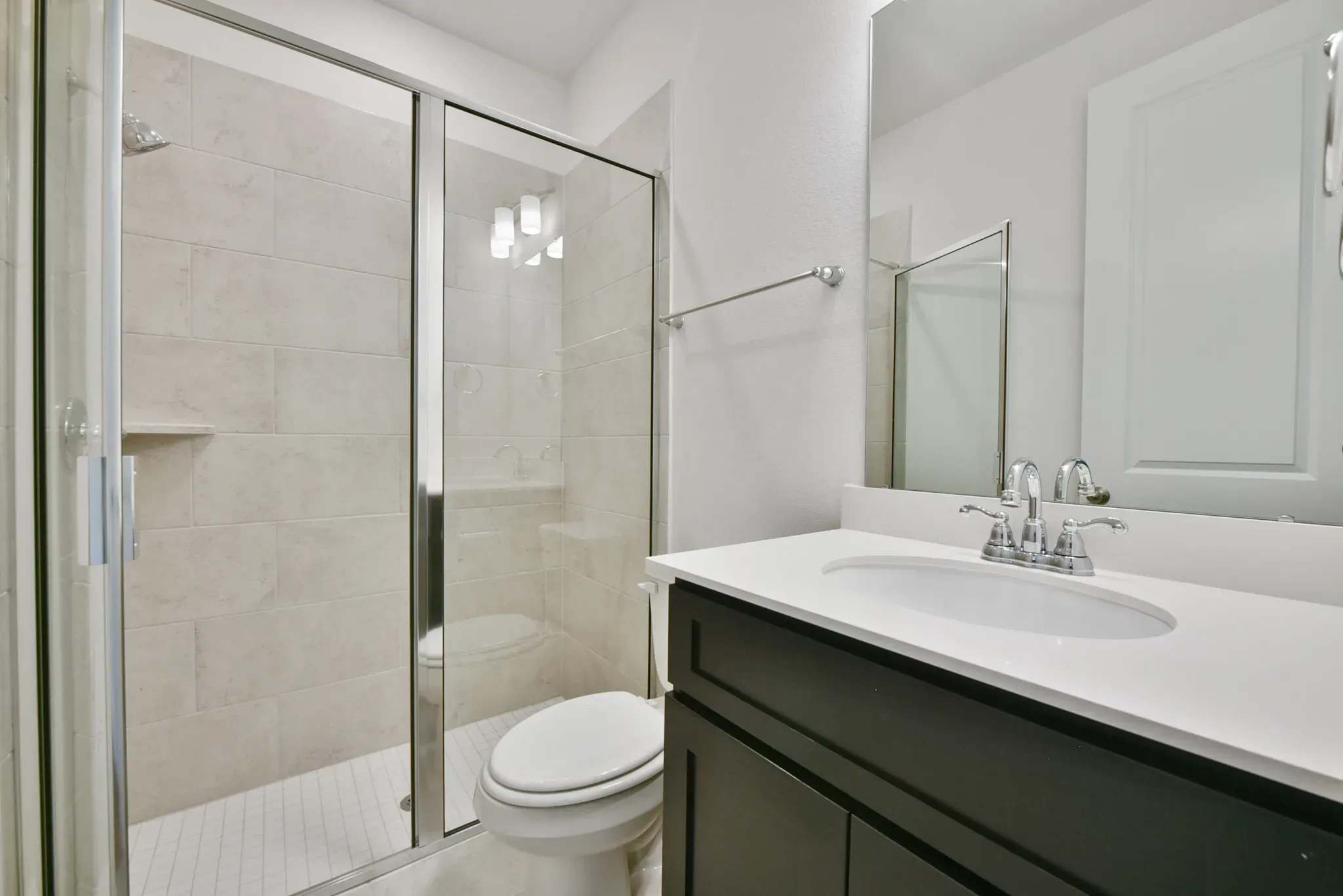 Plan 5049 bath 2