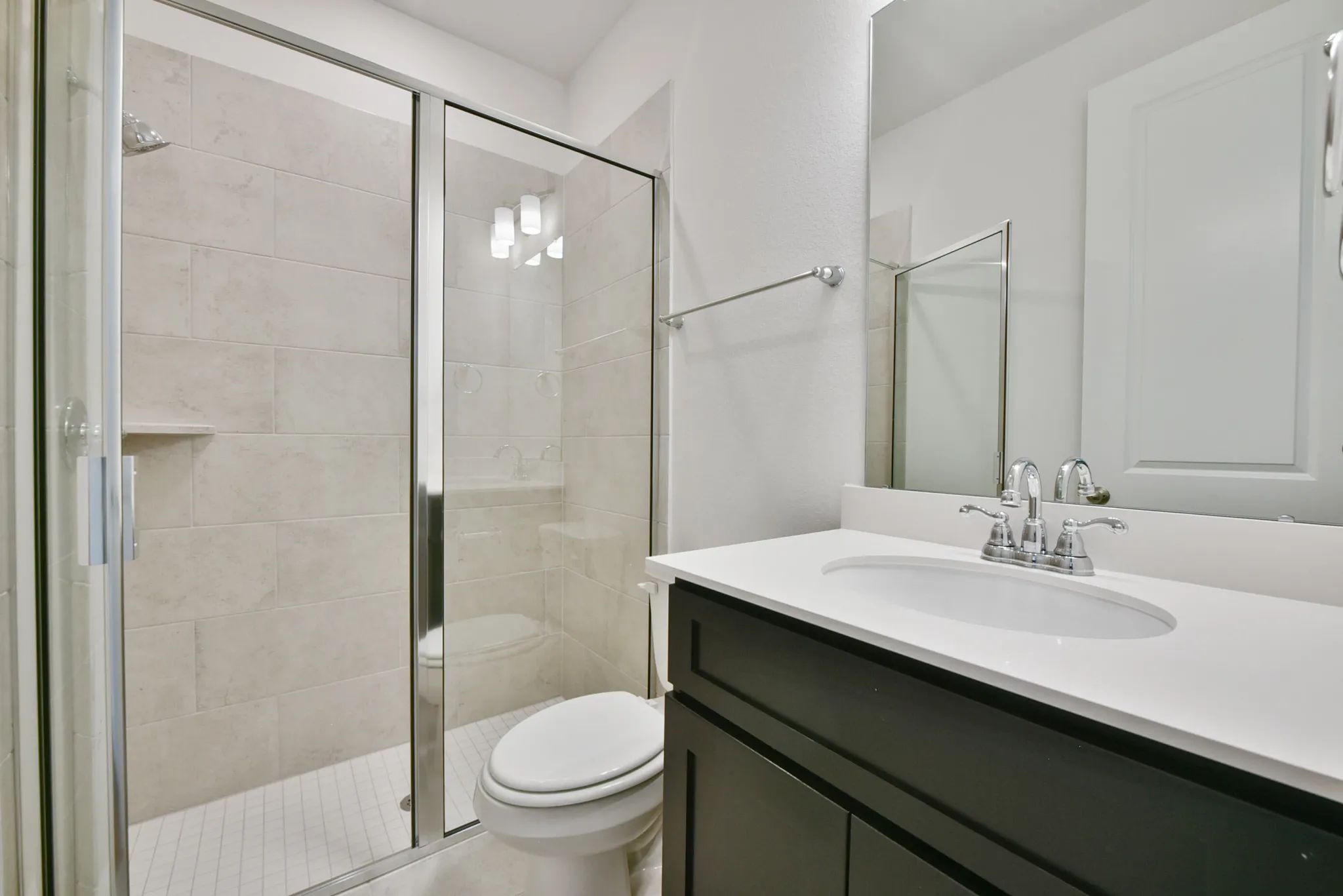 Plan 5049 bath 2