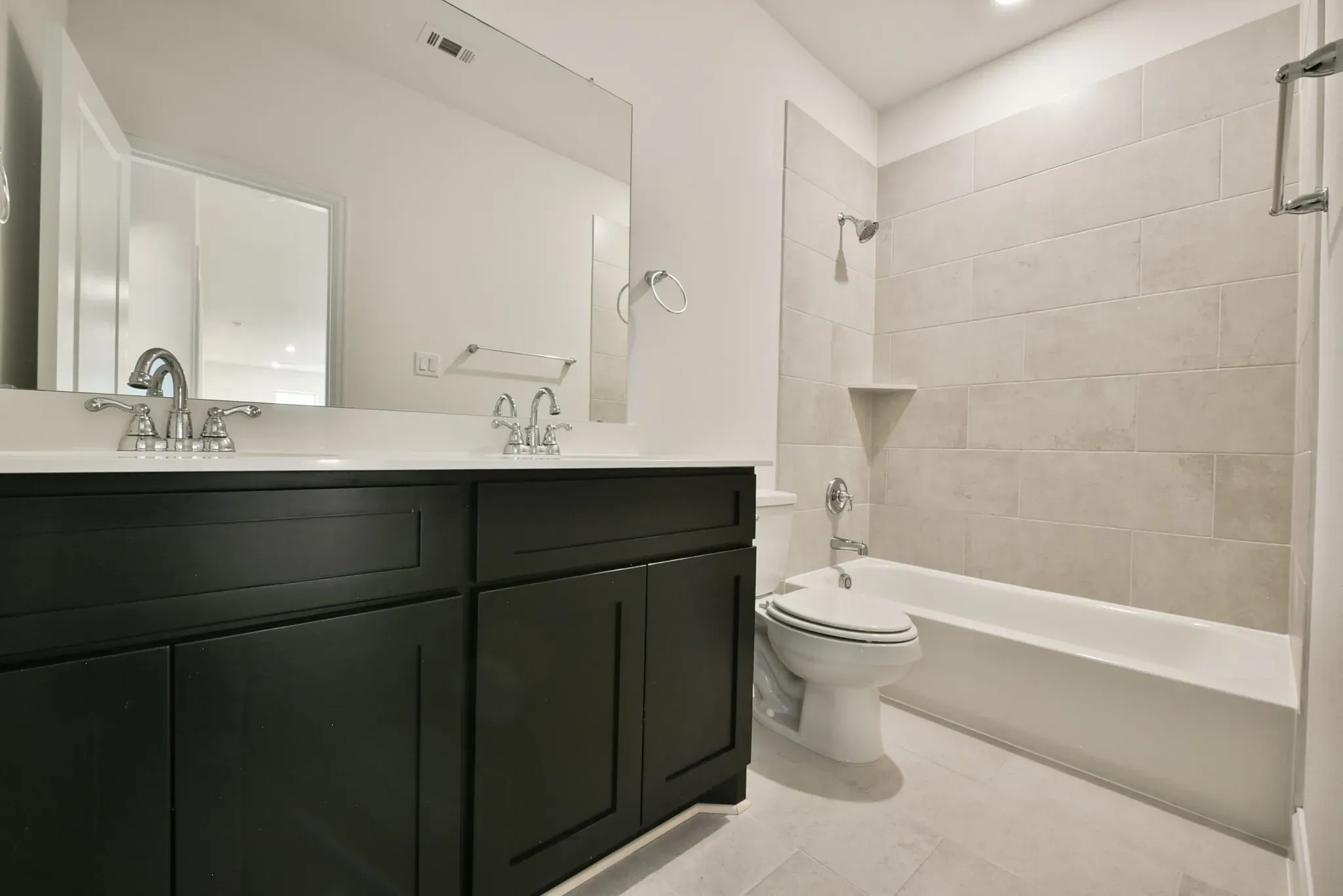 Plan 5049 bath 3