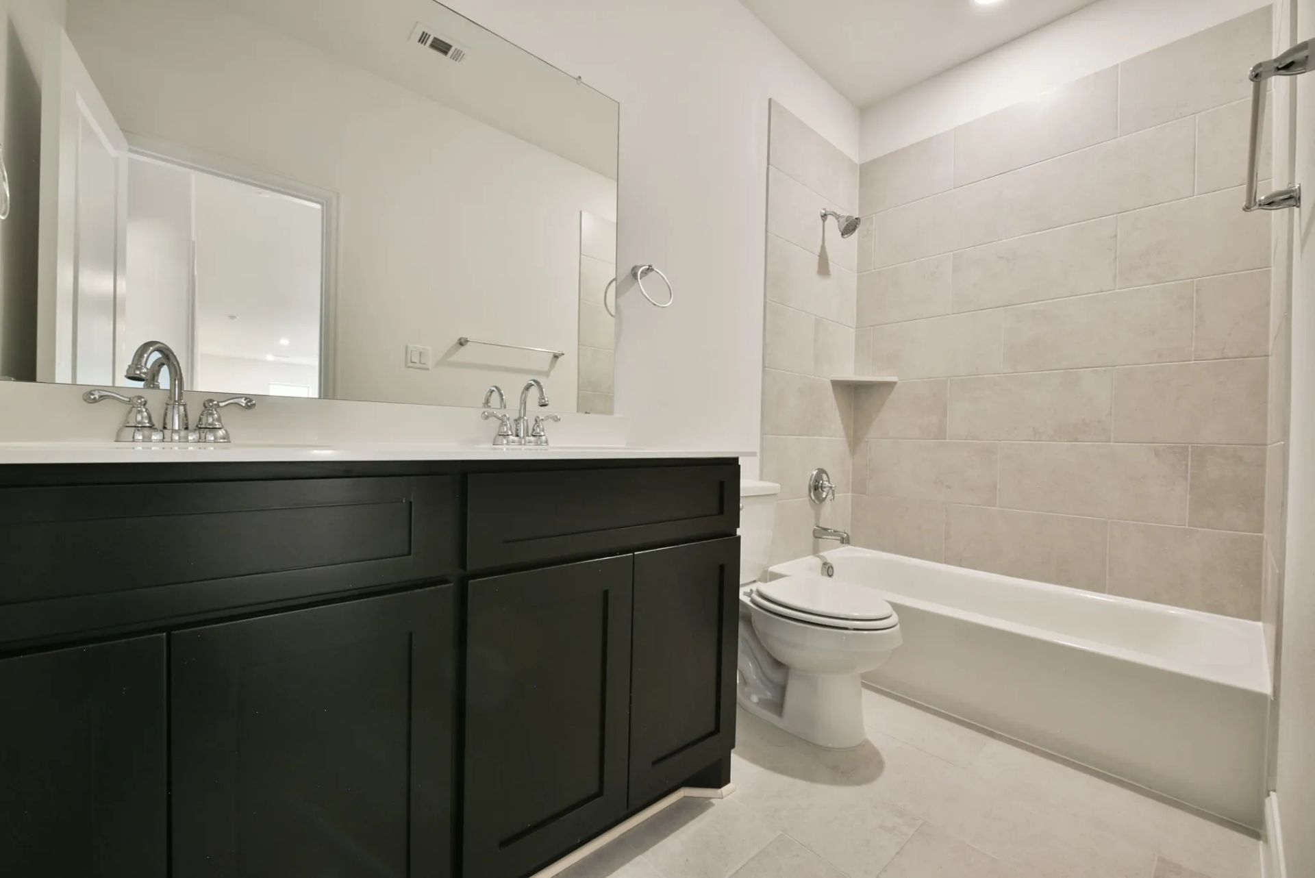 Plan 5049 bath 3