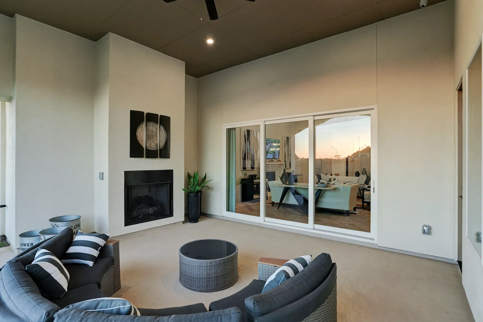 Plan 6015 patio - staged