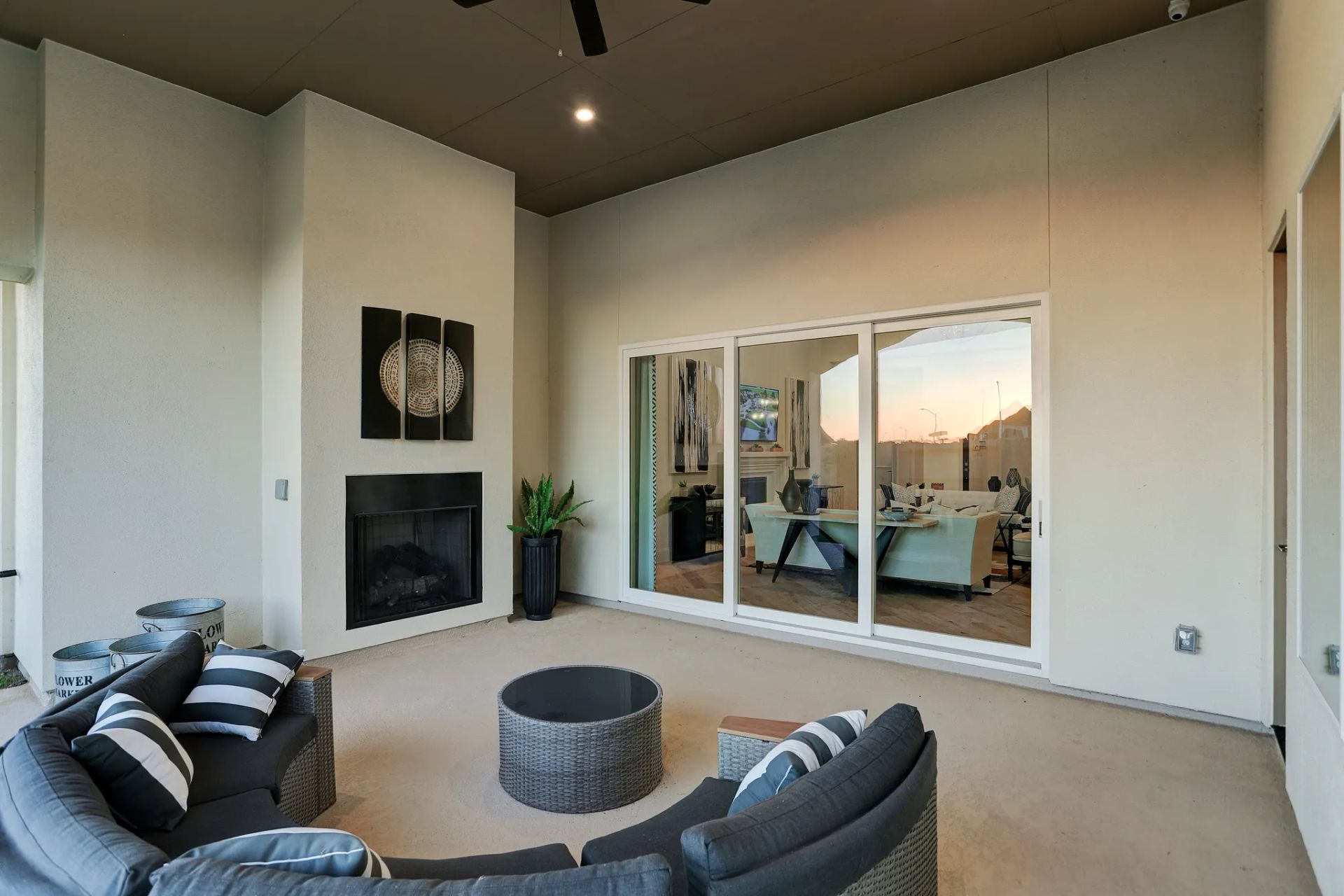 Plan 6015 patio - staged