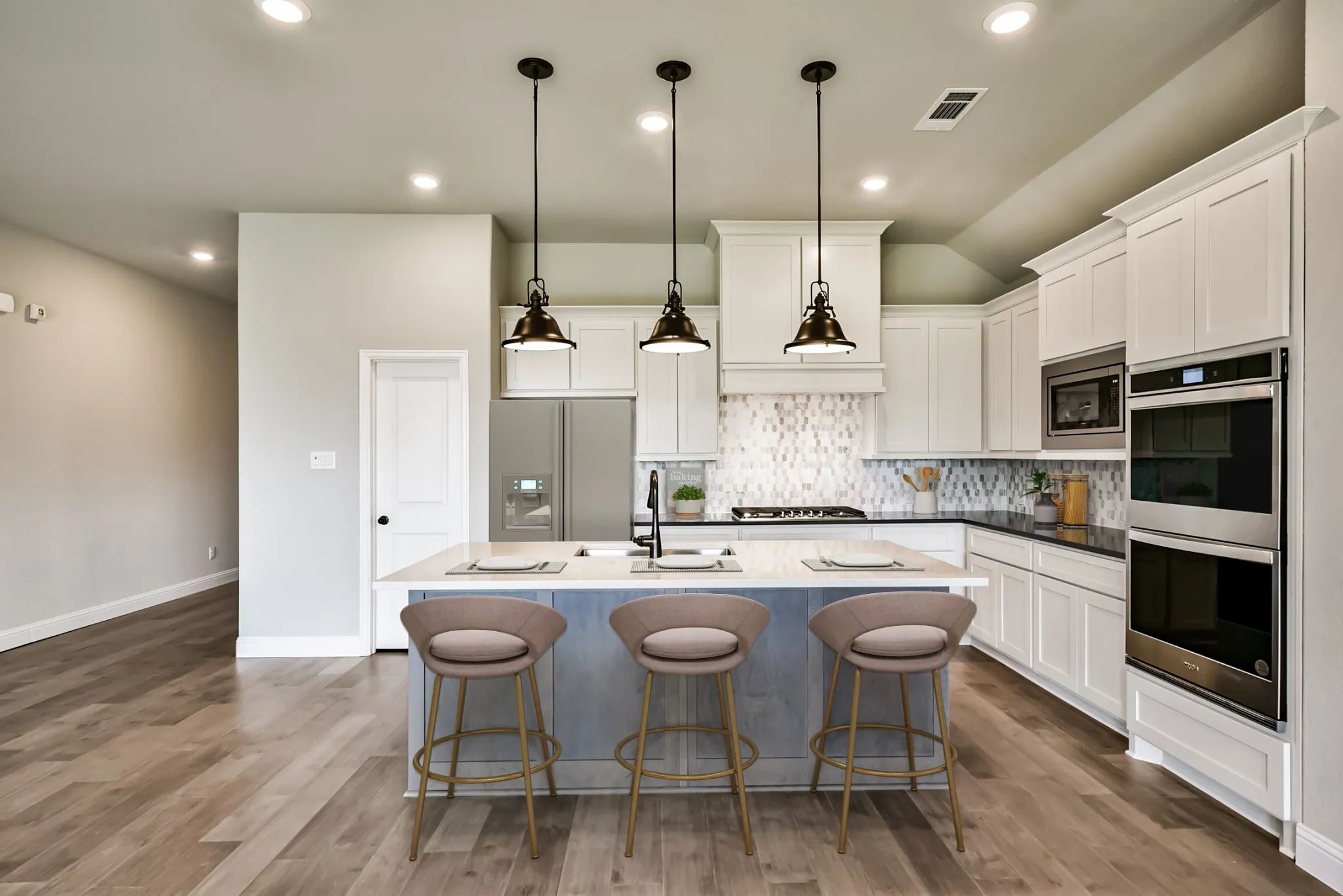 Plan 4039 kitchen - staged