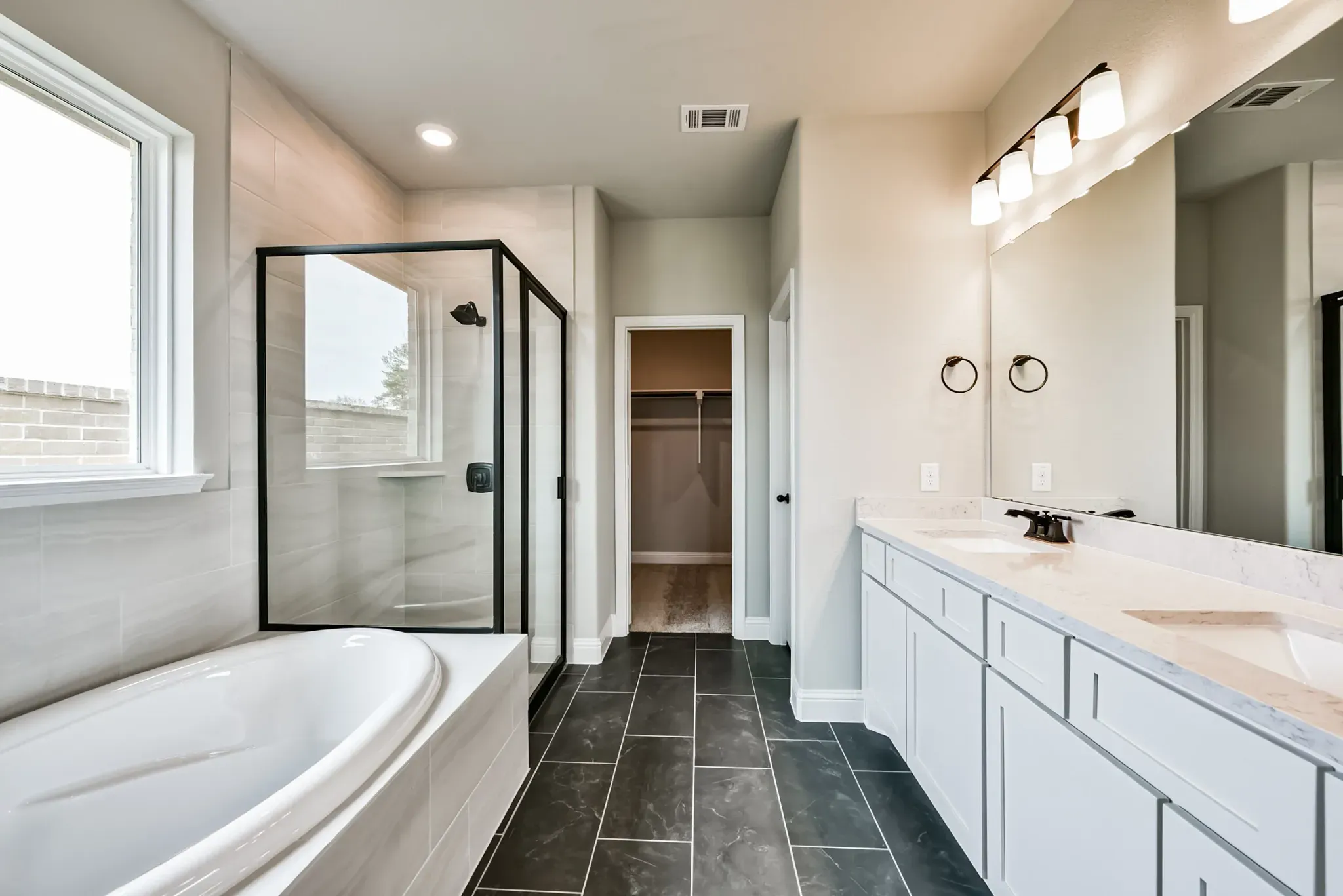 Plan 4039 primary bath