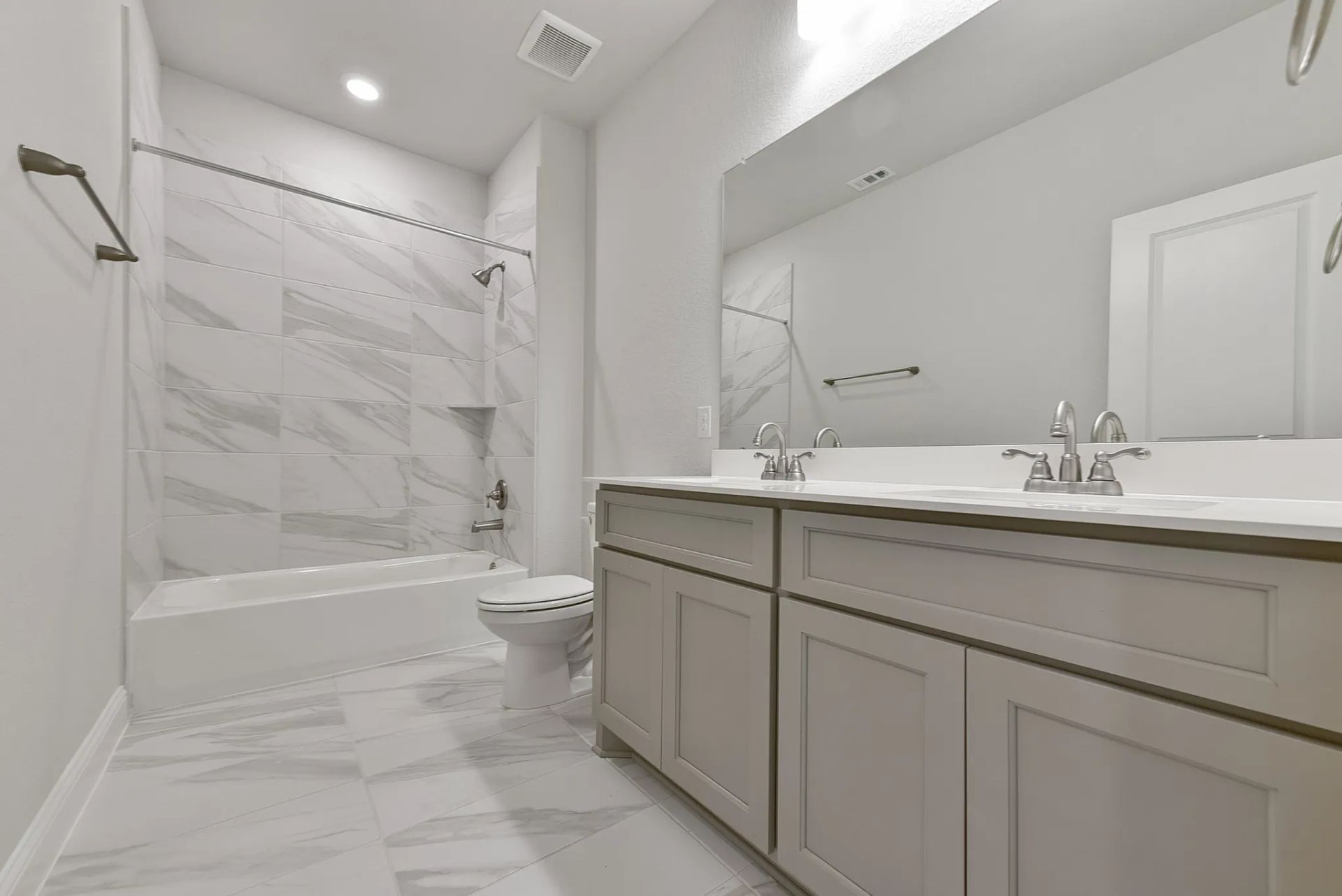 Plan 3069 bath 2