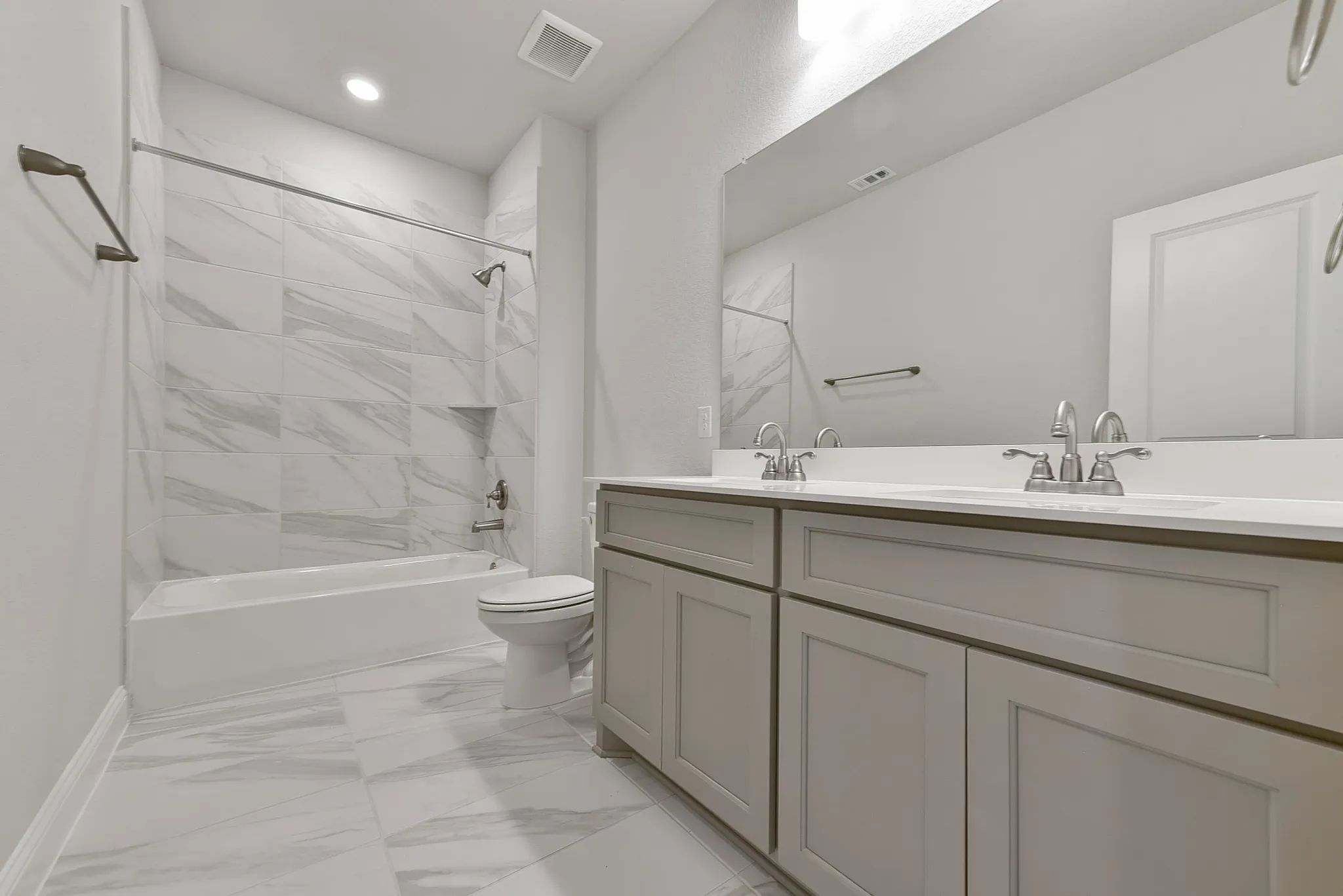 Plan 3069 bath 2