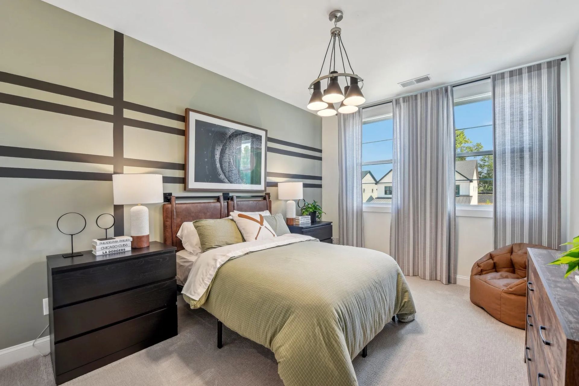Logan Model Bed 2, Windell Woods