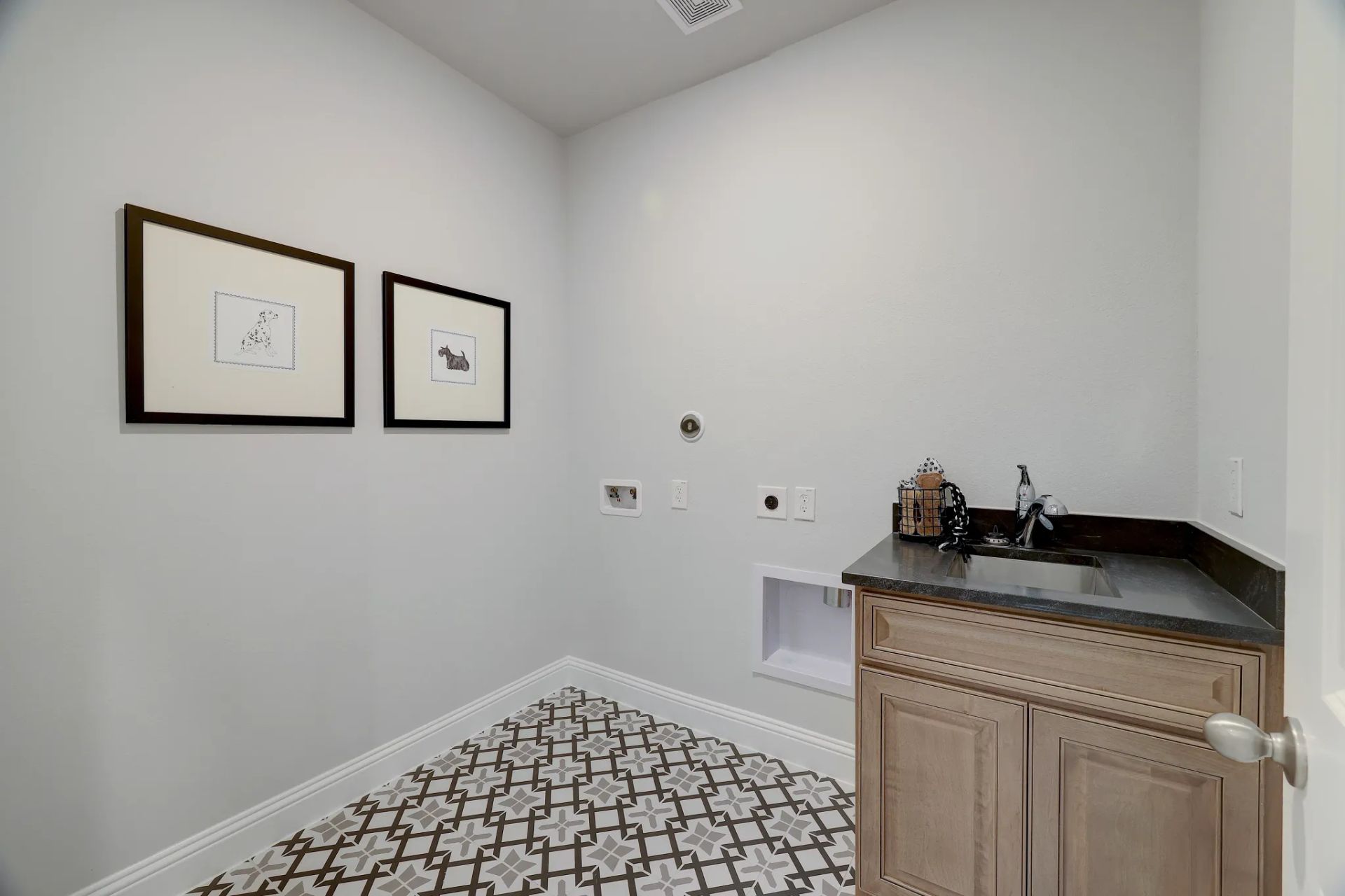 Homesite 0108 Laundry Room - Staged