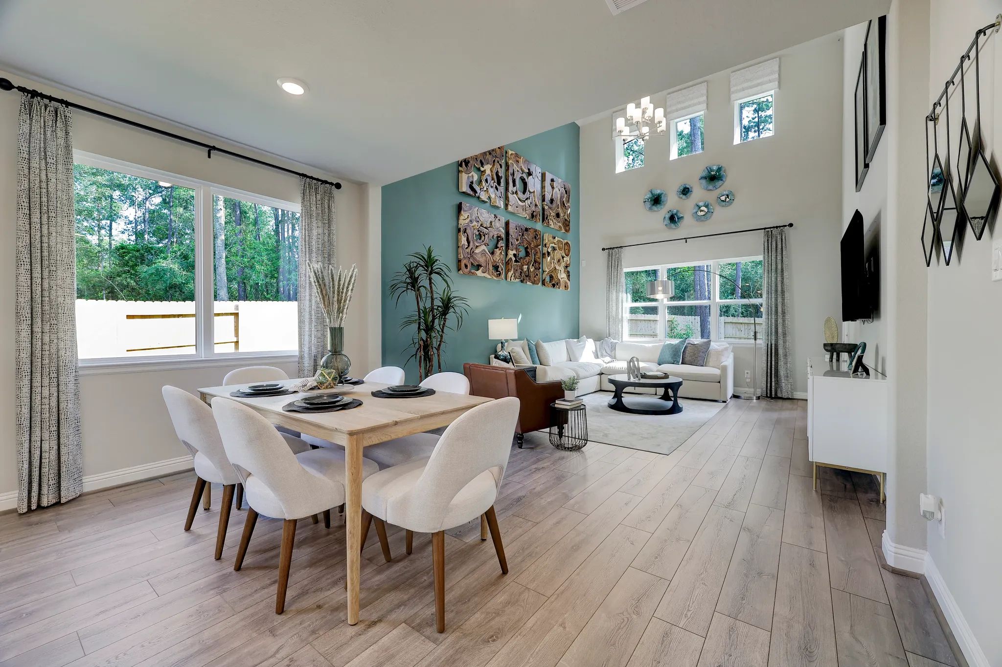 Plan 3079 dining - staged