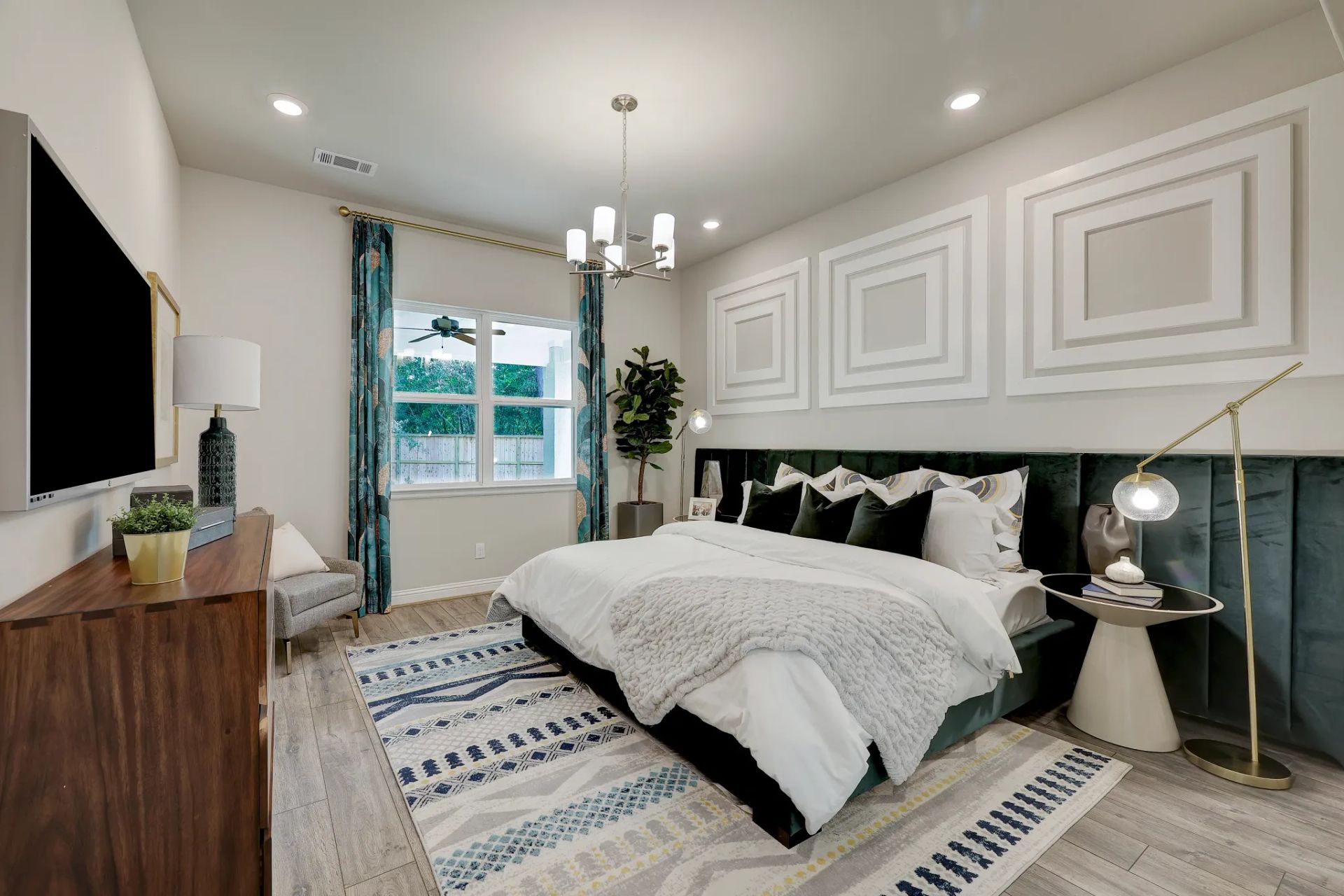 Plan 3079 primary bed - staged