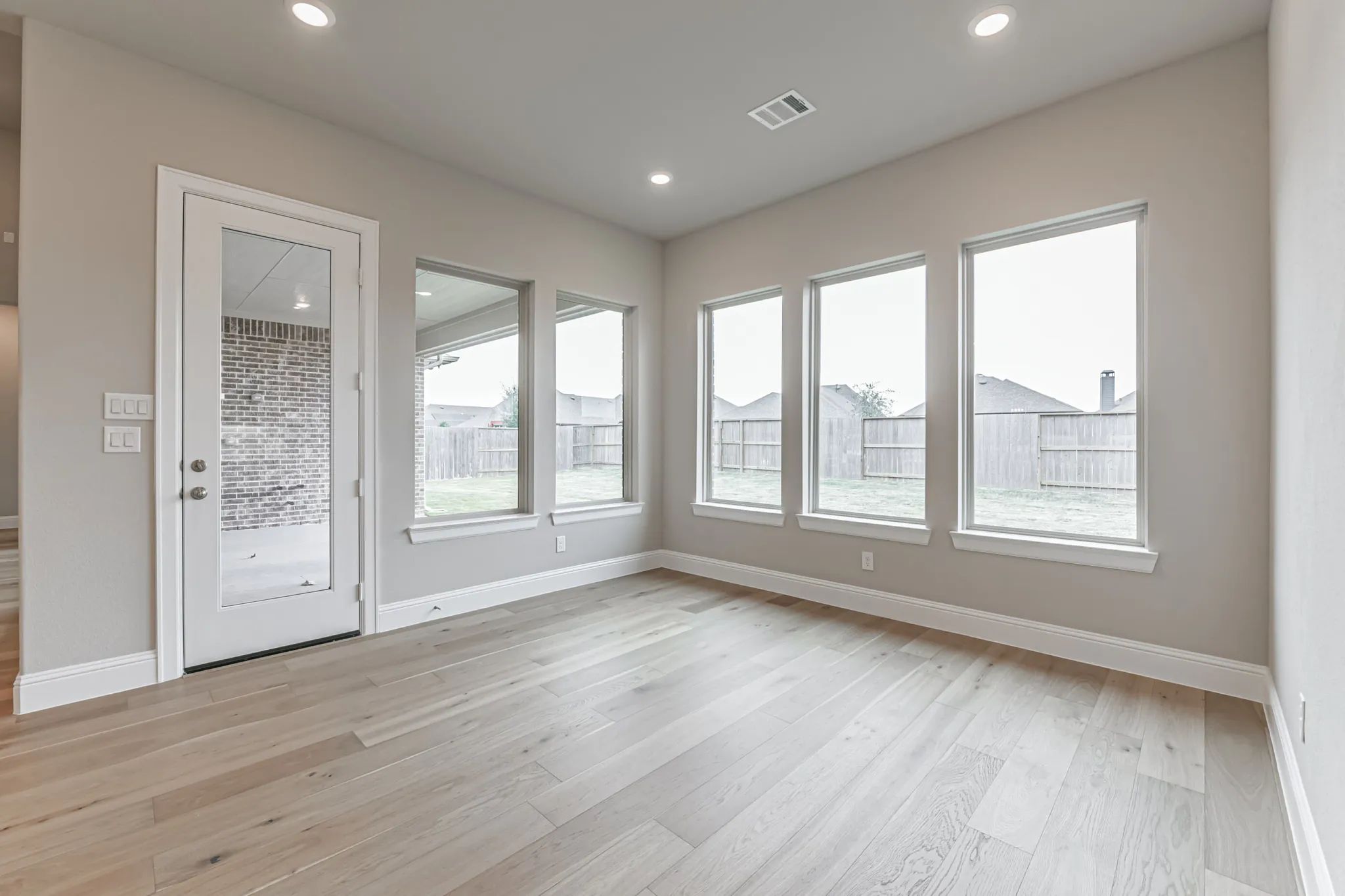 Plan 6050 casual dining